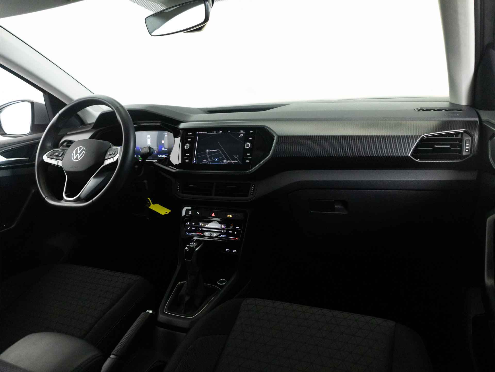 Volkswagen T-Cross AUTOMAAT 1.0 TSI 110 PK DSG Life | Navigatie | Achteruitrijcamera | Stoelverwarming | Adaptieve Cruise Control | - 14/36