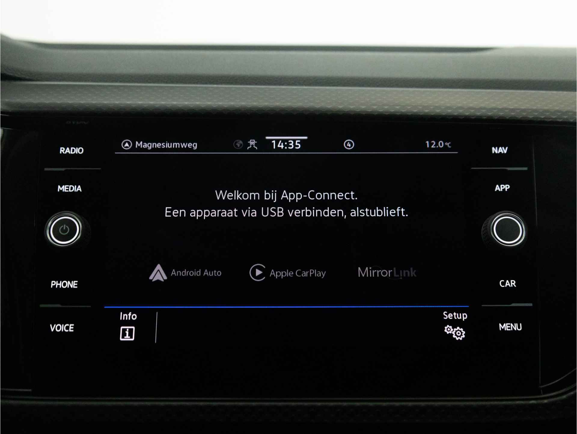 Volkswagen T-Cross AUTOMAAT 1.0 TSI 110 PK DSG Life | Navigatie | Achteruitrijcamera | Stoelverwarming | Adaptieve Cruise Control | - 29/36