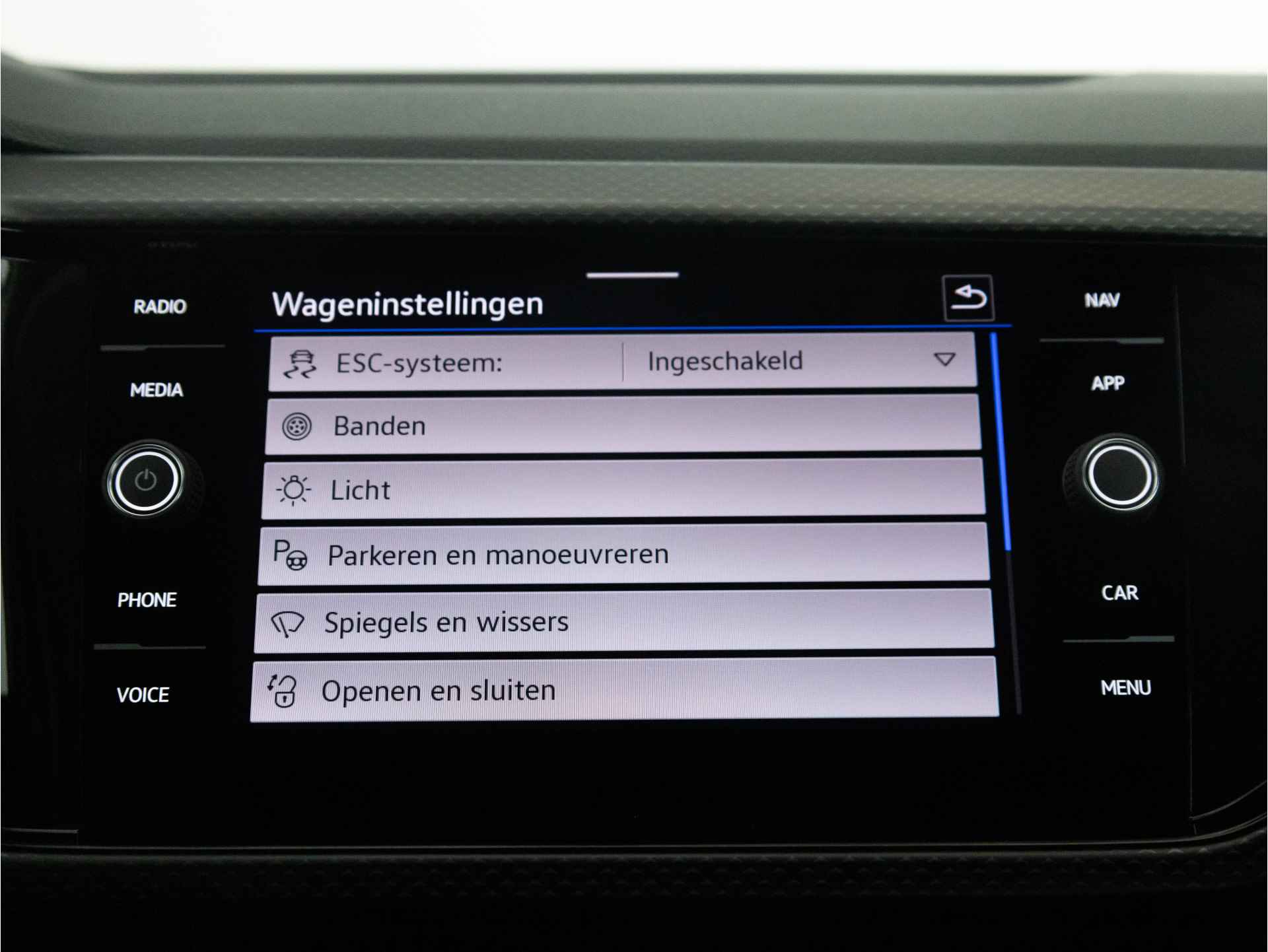Volkswagen T-Cross AUTOMAAT 1.0 TSI 110 PK DSG Life | Navigatie | Achteruitrijcamera | Stoelverwarming | Adaptieve Cruise Control | - 31/36