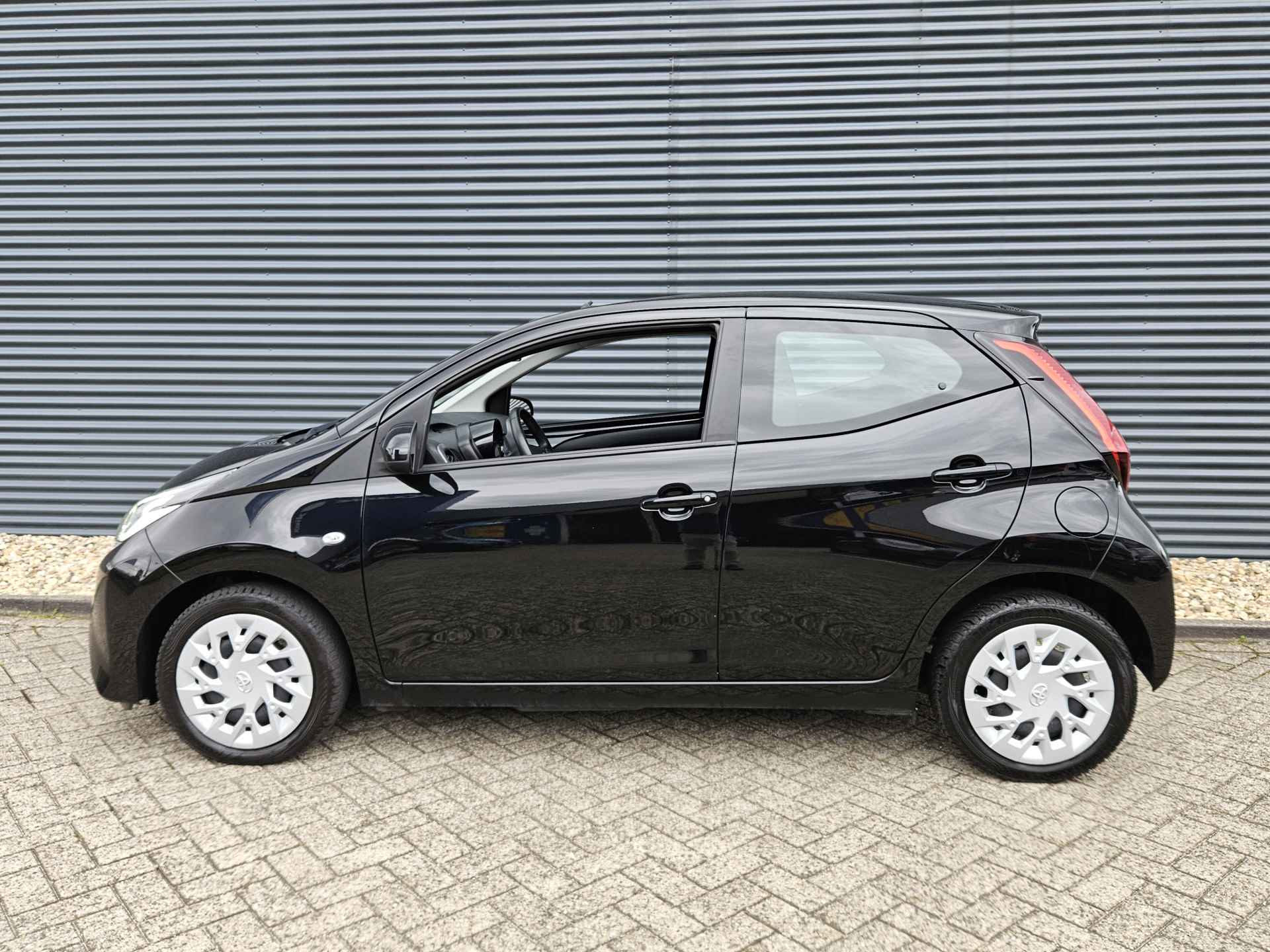 Toyota Aygo 1.0 VVT-i x-play | Camera | Airco | Apple Carplay - 4/38