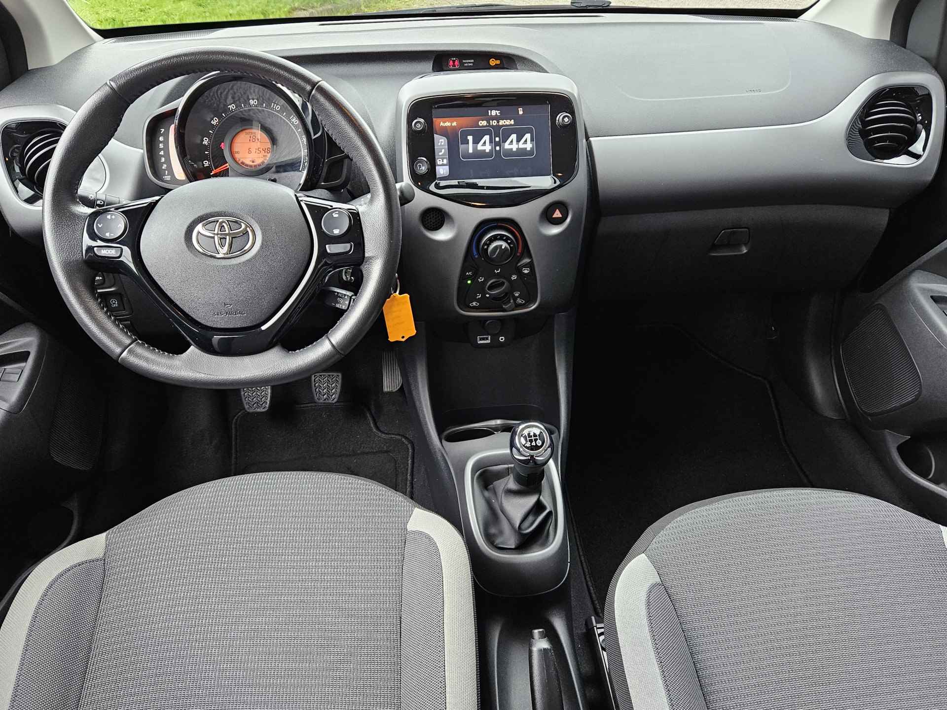 Toyota Aygo 1.0 VVT-i x-play | Camera | Airco | Apple Carplay - 10/38