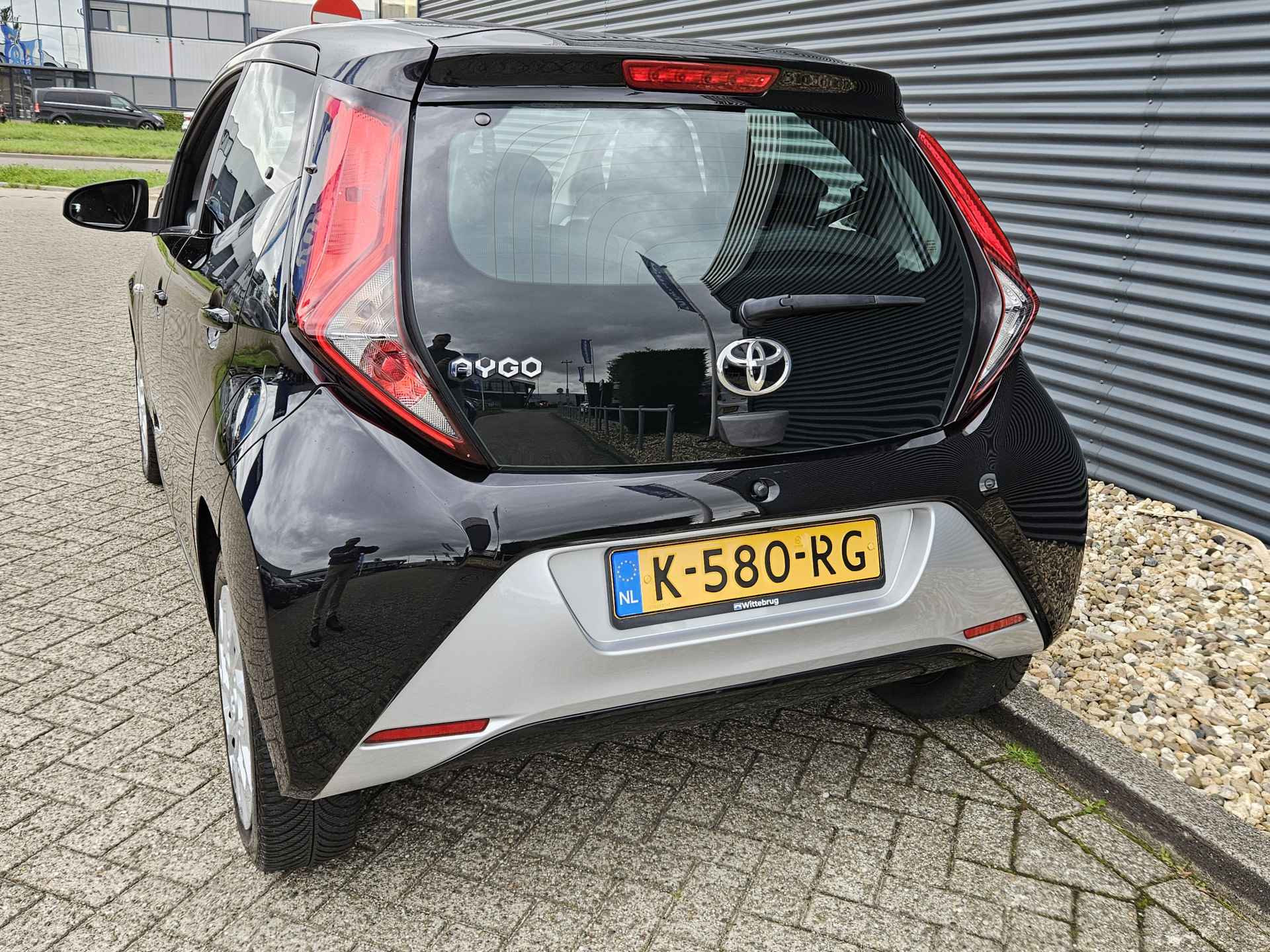 Toyota Aygo 1.0 VVT-i x-play | Camera | Airco | Apple Carplay - 14/38