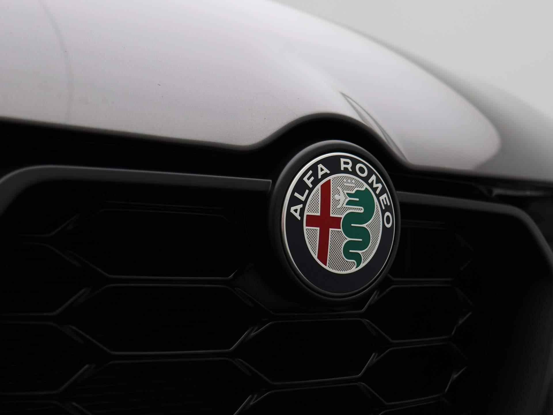 Alfa Romeo Tonale 1.5T Hybrid Sprint | Navi | ECC | PDC | LMV | LED | - 36/38