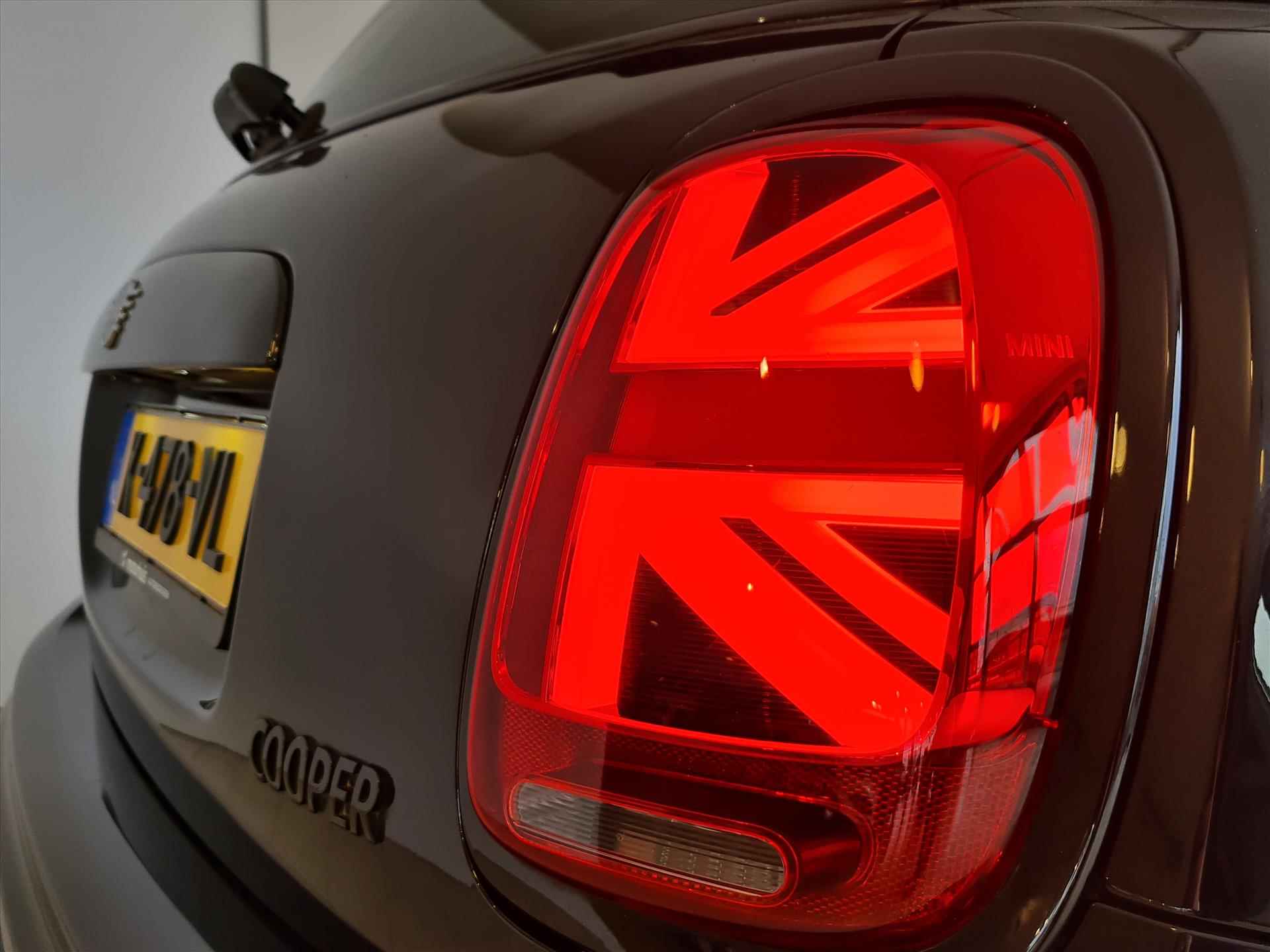 MINI Mini 3-Deurs (f56) COOPER 1.5 TURBO DALSTON 136PK AUTOMAAT JCW PACK PANO FULL LED UNION JACK WINTERPACK PERFORMANCE NAP - 15/35