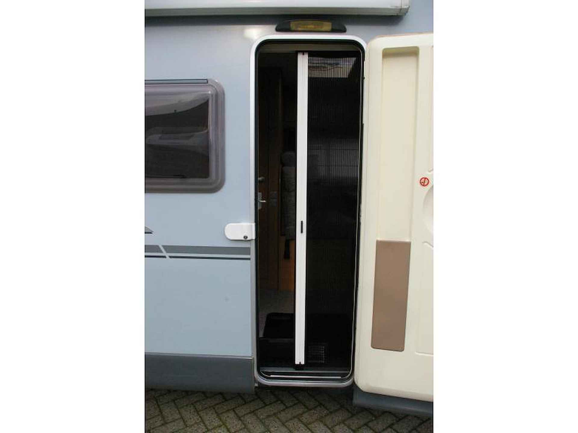 Knaus Sport Silver Line 650 TI Dwarsbed, Top indeling. - 6/16