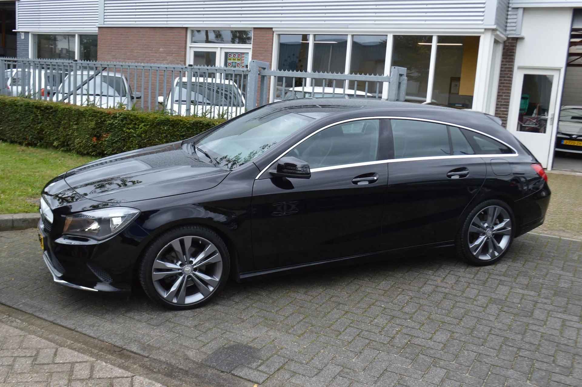 Mercedes-Benz CLA-Klasse Shooting Brake 180 B-Solution TREKHAAK ALL-SEASON NL-AUTO GARANTIE - 11/30