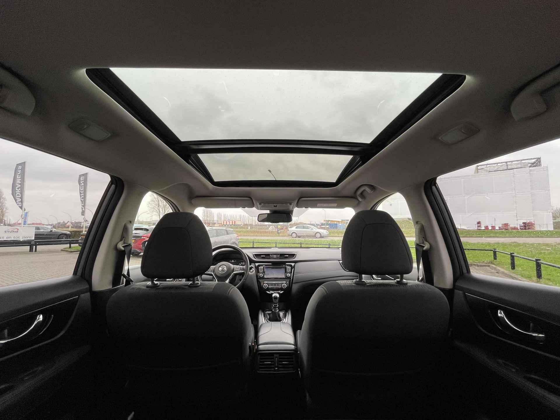 Nissan X-Trail 1.6 DIG-T N-Connecta | Panoramadak | Navigatie | 360° Camera | Keyless Entry | Elek. Achterklep | Cruise & Climate Control | DAB | Park. Sensoren | Rijklaarprijs! - 13/25