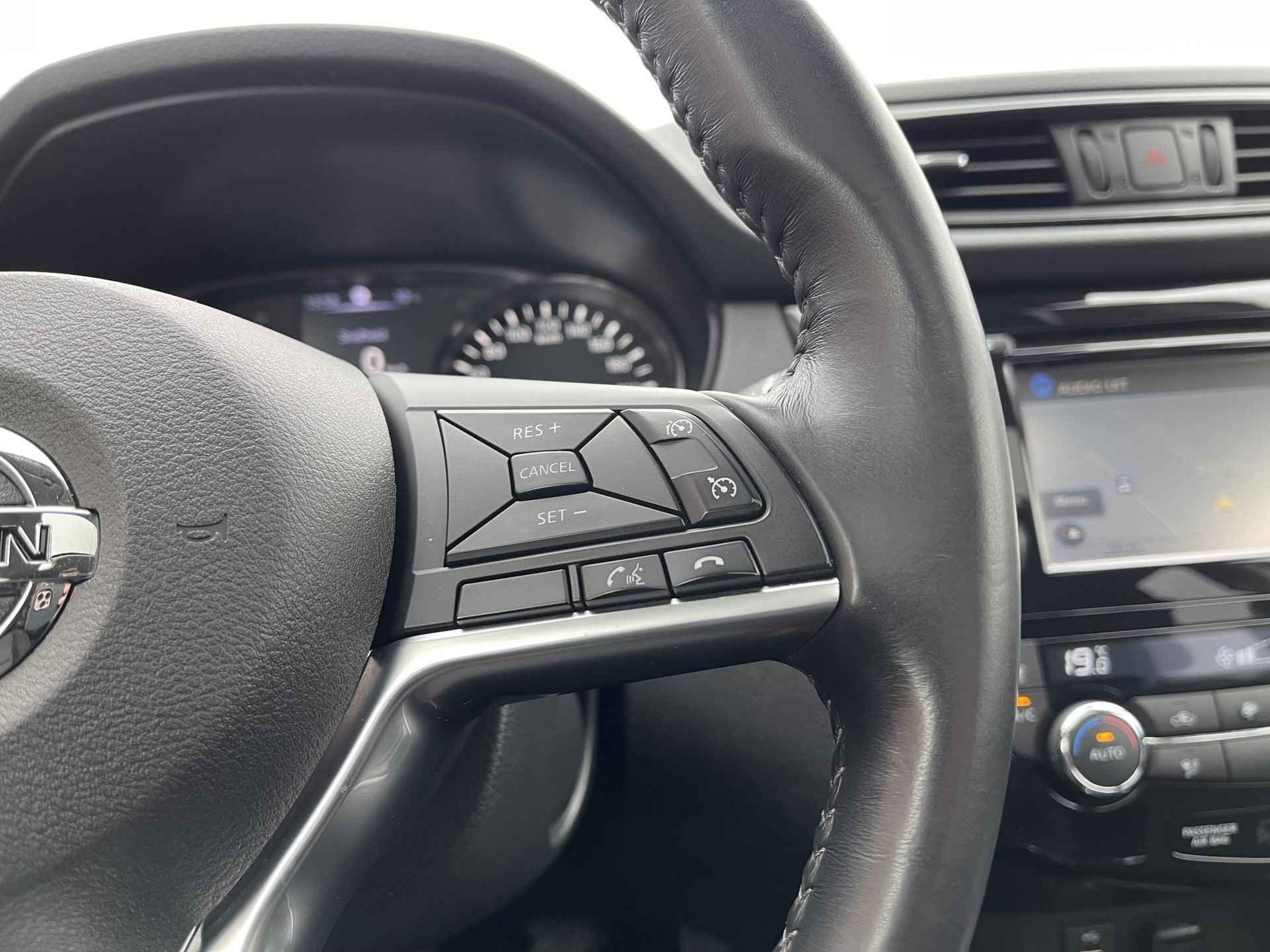 Nissan X-Trail 1.6 DIG-T N-Connecta | Panoramadak | Navigatie | 360° Camera | Keyless Entry | Elek. Achterklep | Cruise & Climate Control | DAB | Park. Sensoren | Rijklaarprijs! - 16/25
