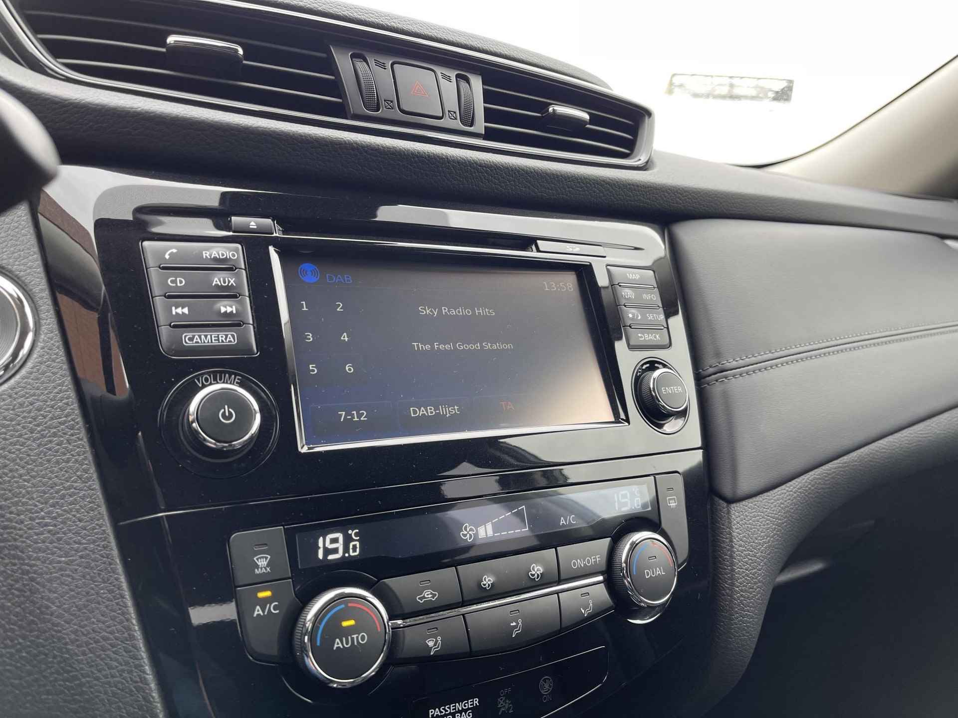 Nissan X-Trail 1.6 DIG-T N-Connecta | Panoramadak | Navigatie | 360° Camera | Keyless Entry | Elek. Achterklep | Cruise & Climate Control | DAB | Park. Sensoren | Rijklaarprijs! - 18/25