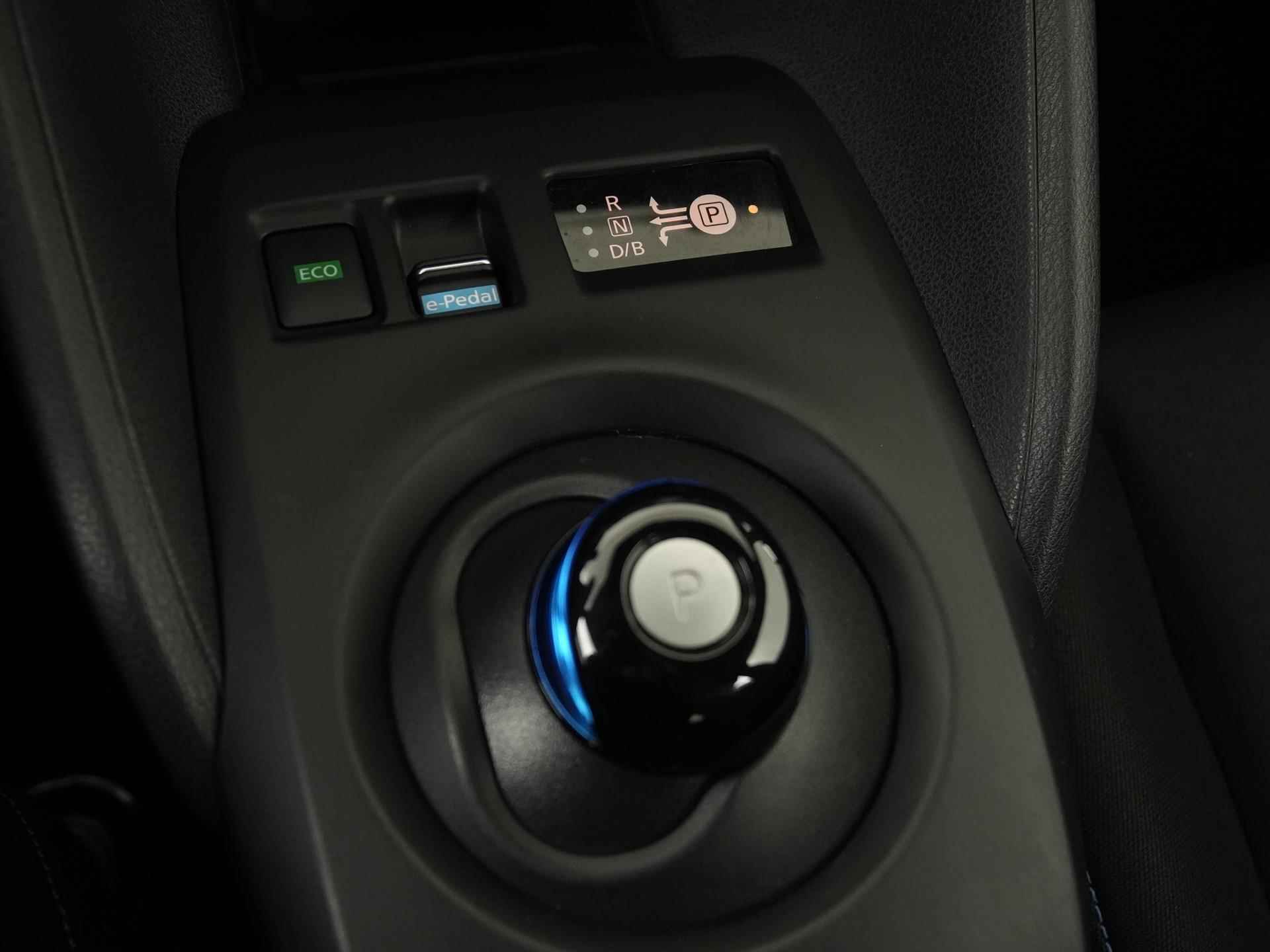 Nissan Leaf Acenta 40 kWh 15.895 na subsidie | Camera | Carplay | Blind spot | Winter pakket |  Zondag Open! - 11/35