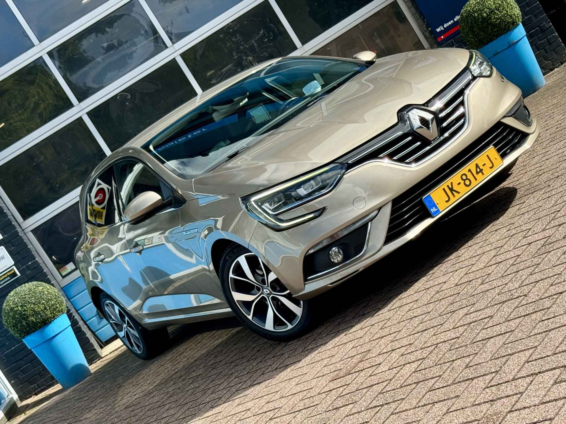 Renault Mégane 1.2 TCe Bose | Climate Control | Navigatie | Voorstoelen Verwarmd | Head Up Display | Rijklaar + 12 Maand BOVAG Garantie - 3/36