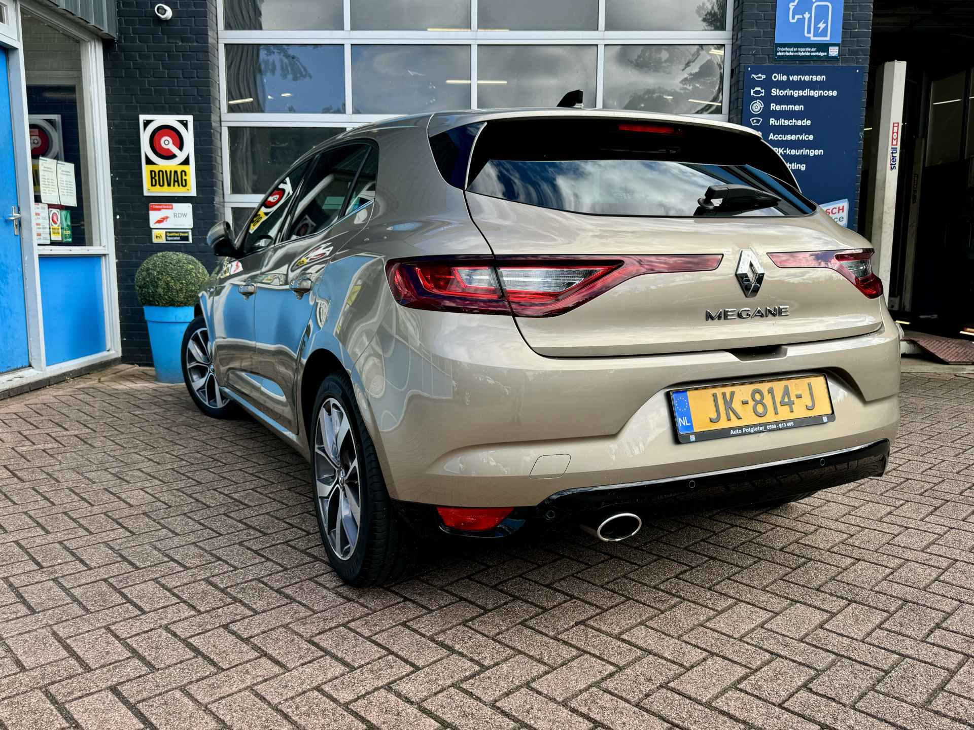 Renault Mégane 1.2 TCe Bose | Climate Control | Navigatie | Voorstoelen Verwarmd | Head Up Display | Rijklaar + 12 Maand BOVAG Garantie - 28/36