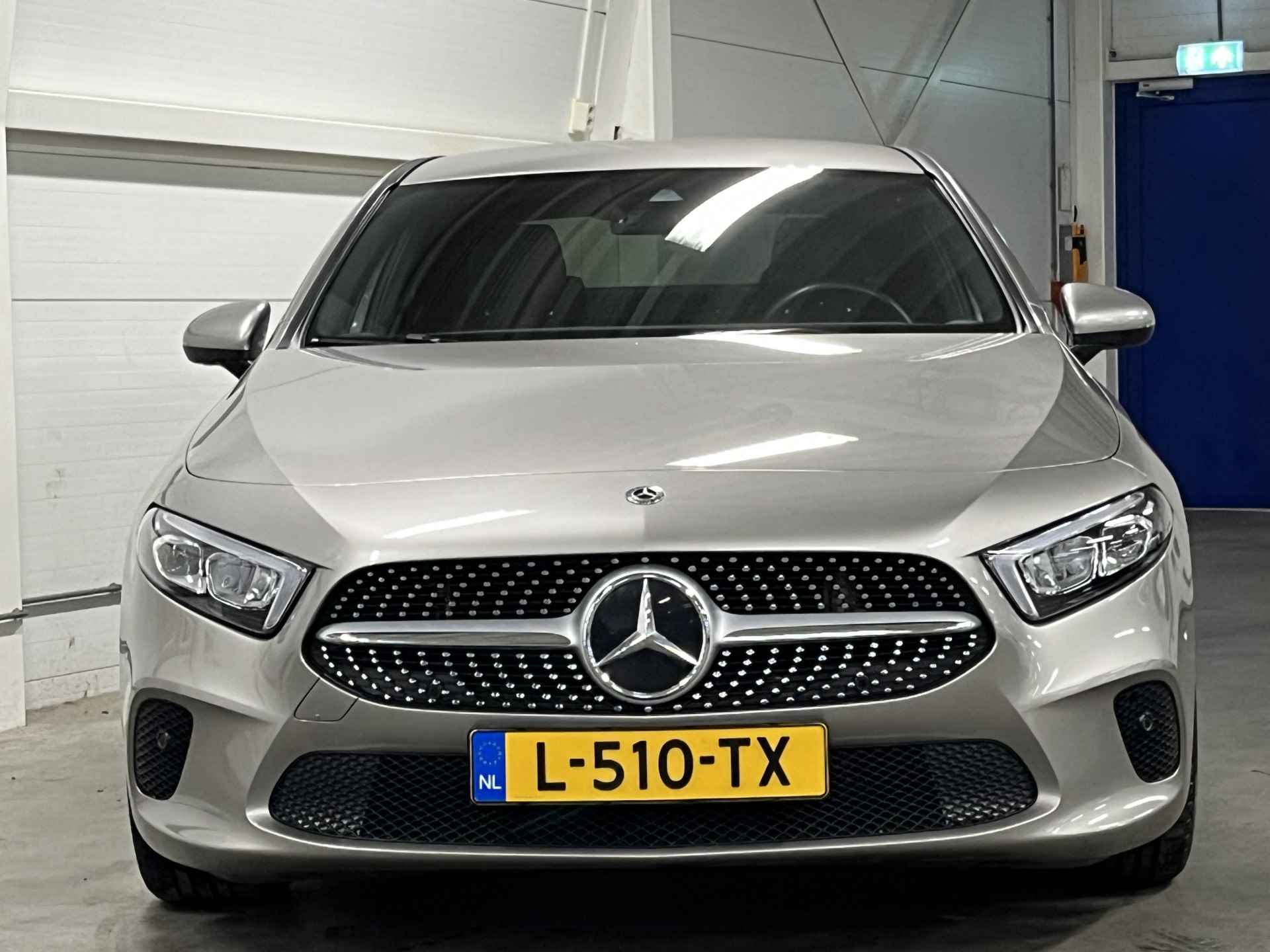 Mercedes-Benz A-Klasse 220 4MATIC Premium | Night Pakket | Parkeercamera | 18" Velgen - 9/46