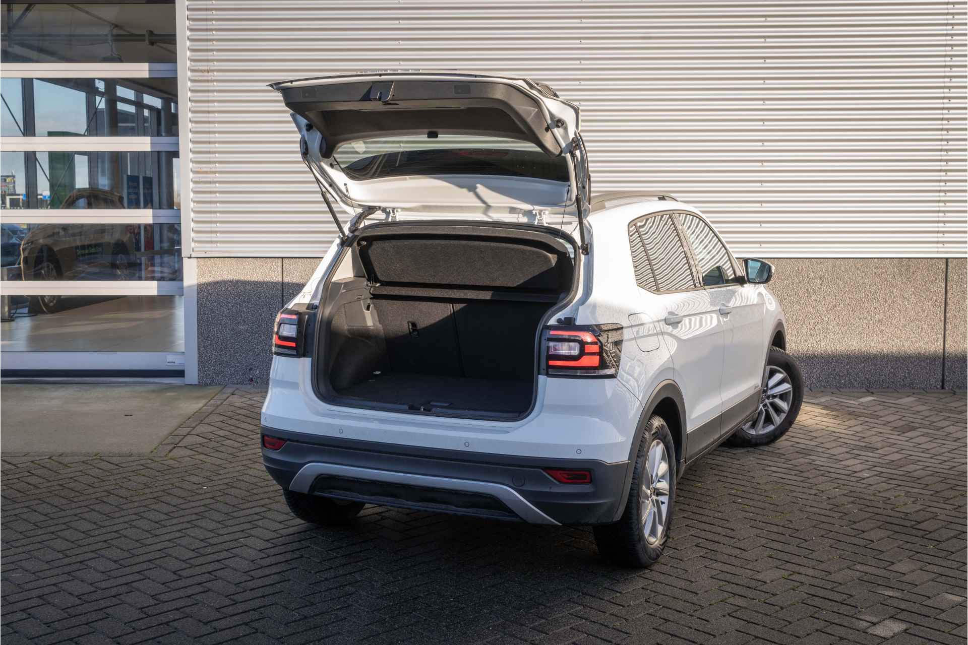 Volkswagen T-Cross 1.0 95pk TSI Life |Navigatie| Getint glas| Parkeersensoren v+a | - 13/40