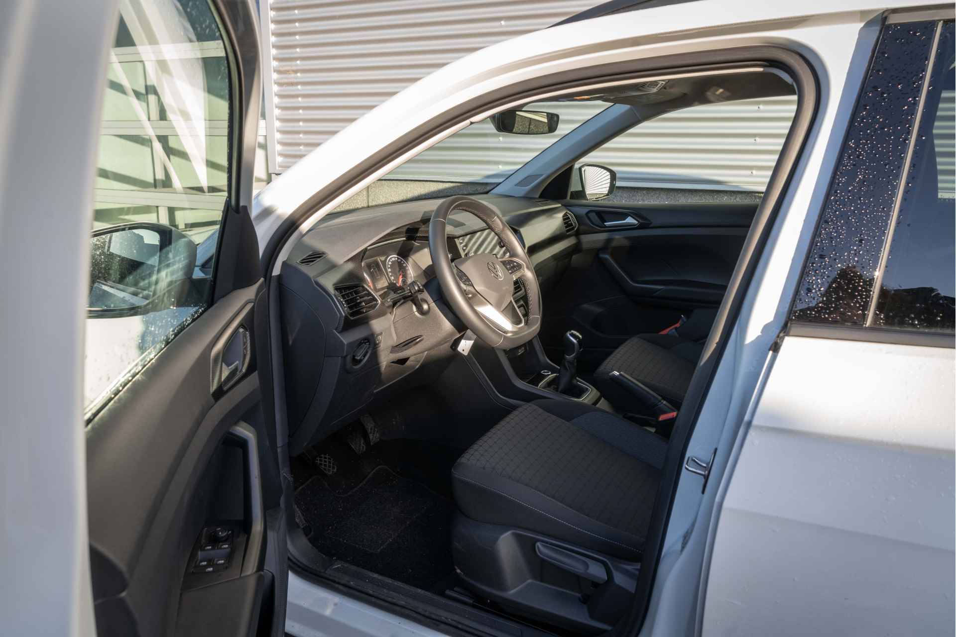 Volkswagen T-Cross 1.0 95pk TSI Life |Navigatie| Getint glas| Parkeersensoren v+a | - 15/40