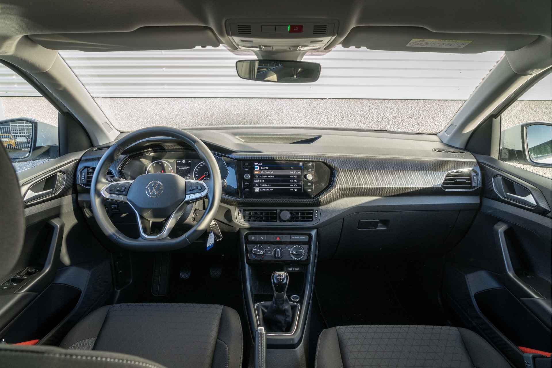 Volkswagen T-Cross 1.0 95pk TSI Life |Navigatie| Getint glas| Parkeersensoren v+a | - 24/40