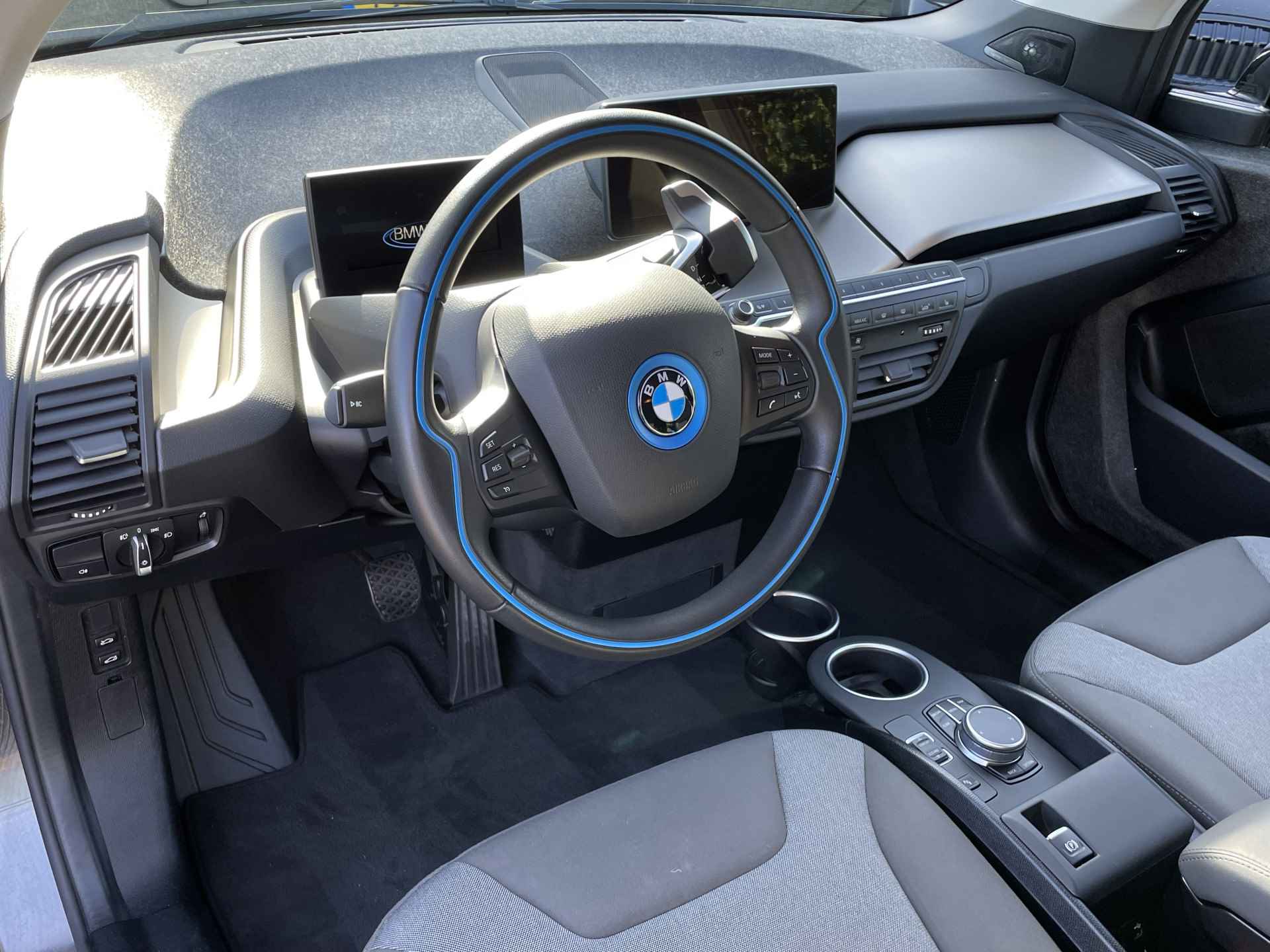 BMW i3 120Ah | 8% Bijtelling | Dark Shadow | Harman/Kardon | Sportpakket | Camera | Apple Carplay | 20" | Comfort Acces - 10/30