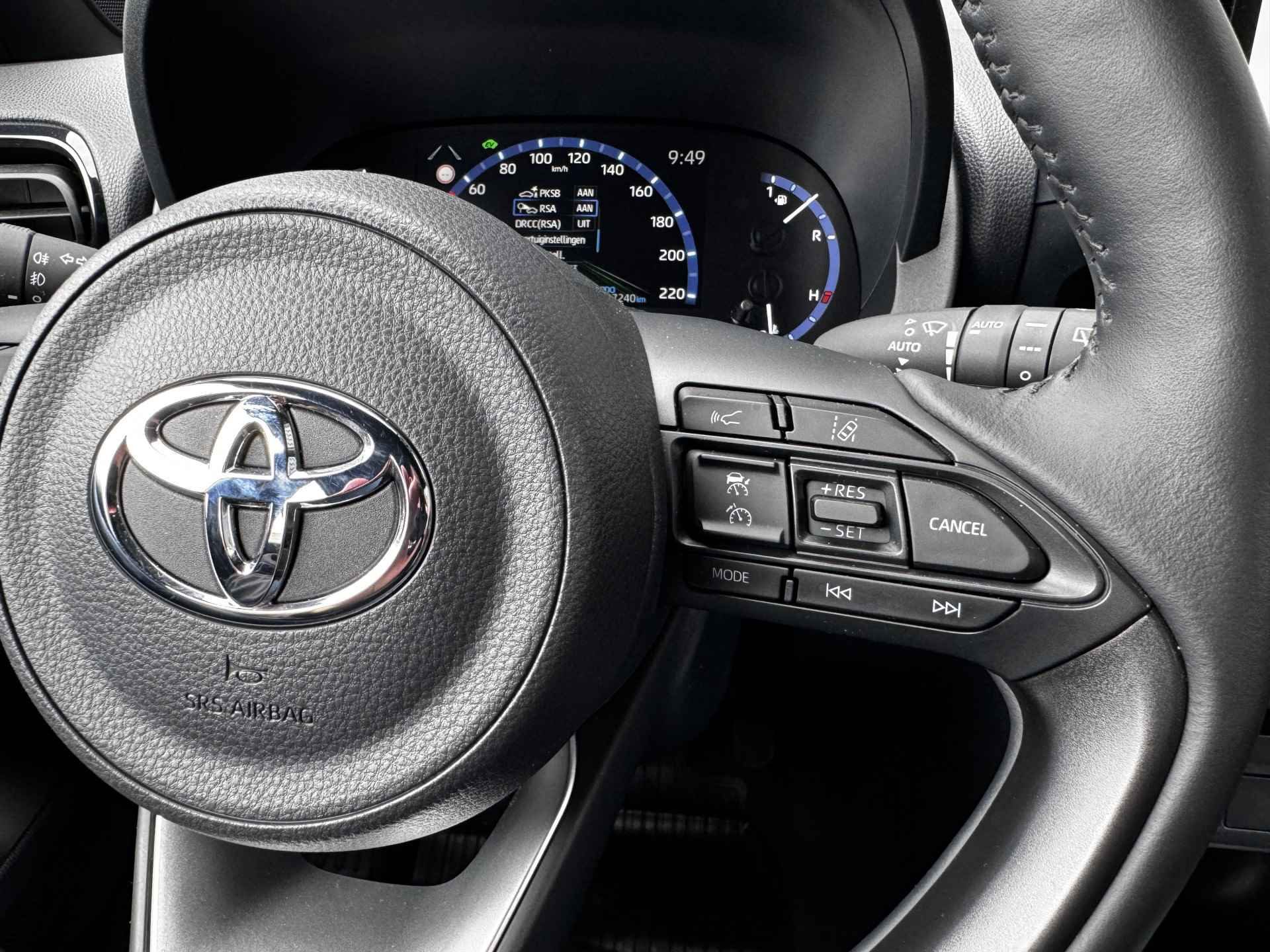 Toyota Yaris Cross 1.5 Hybrid Explore | Navi | Keyless | Stoel &Stuur verw. | Camera | PDC V&A | Prijs Rijklaar!! - 11/43