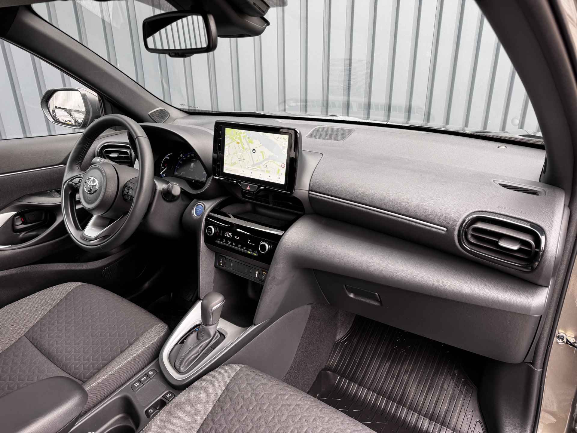 Toyota Yaris Cross 1.5 Hybrid Explore | Navi | Keyless | Stoel &Stuur verw. | Camera | PDC V&A | Prijs Rijklaar!! - 20/43