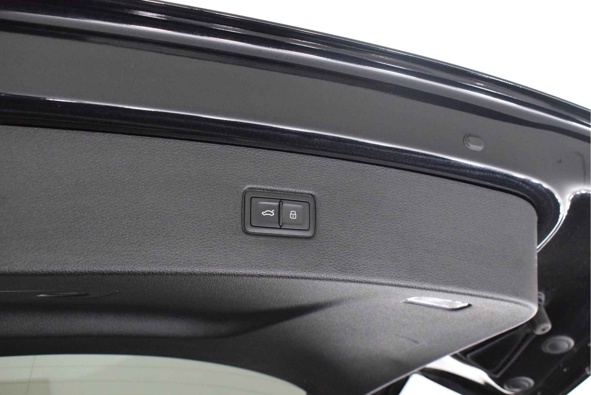Audi Q7 55 TFSI e 381pk quattro 2x S-Line Black Edition Trekhaak Camera Luchtvering Matrix Led B&O Keyless Panoramadak Virtual Cockpit Navigatie - 62/66