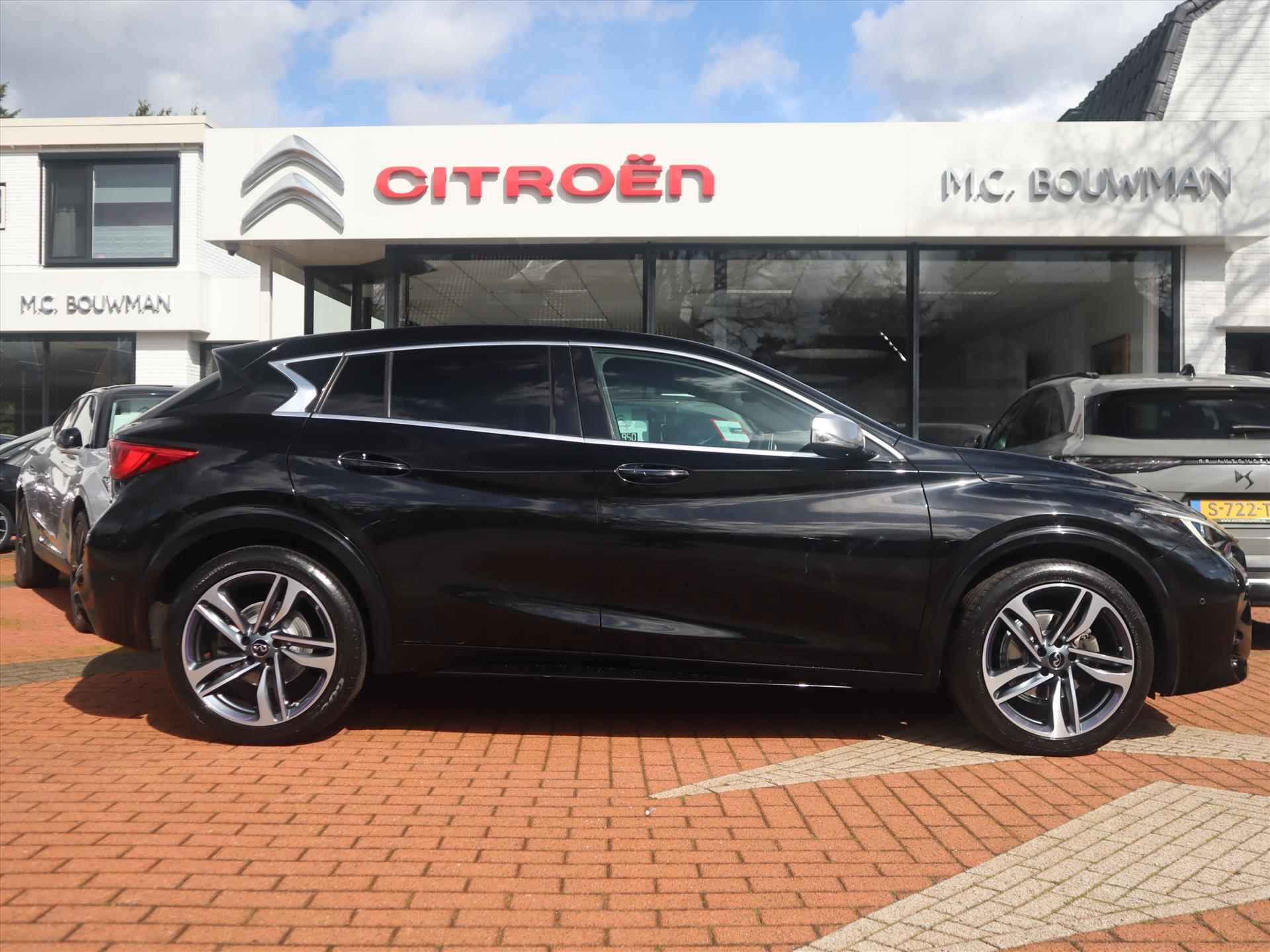 INFINITI Q30 1.6T 156PK DCT7 Automaat Sport, Rijklaarprijs | Stoelverwarming | 360 Camera | Navigatie - 3/65