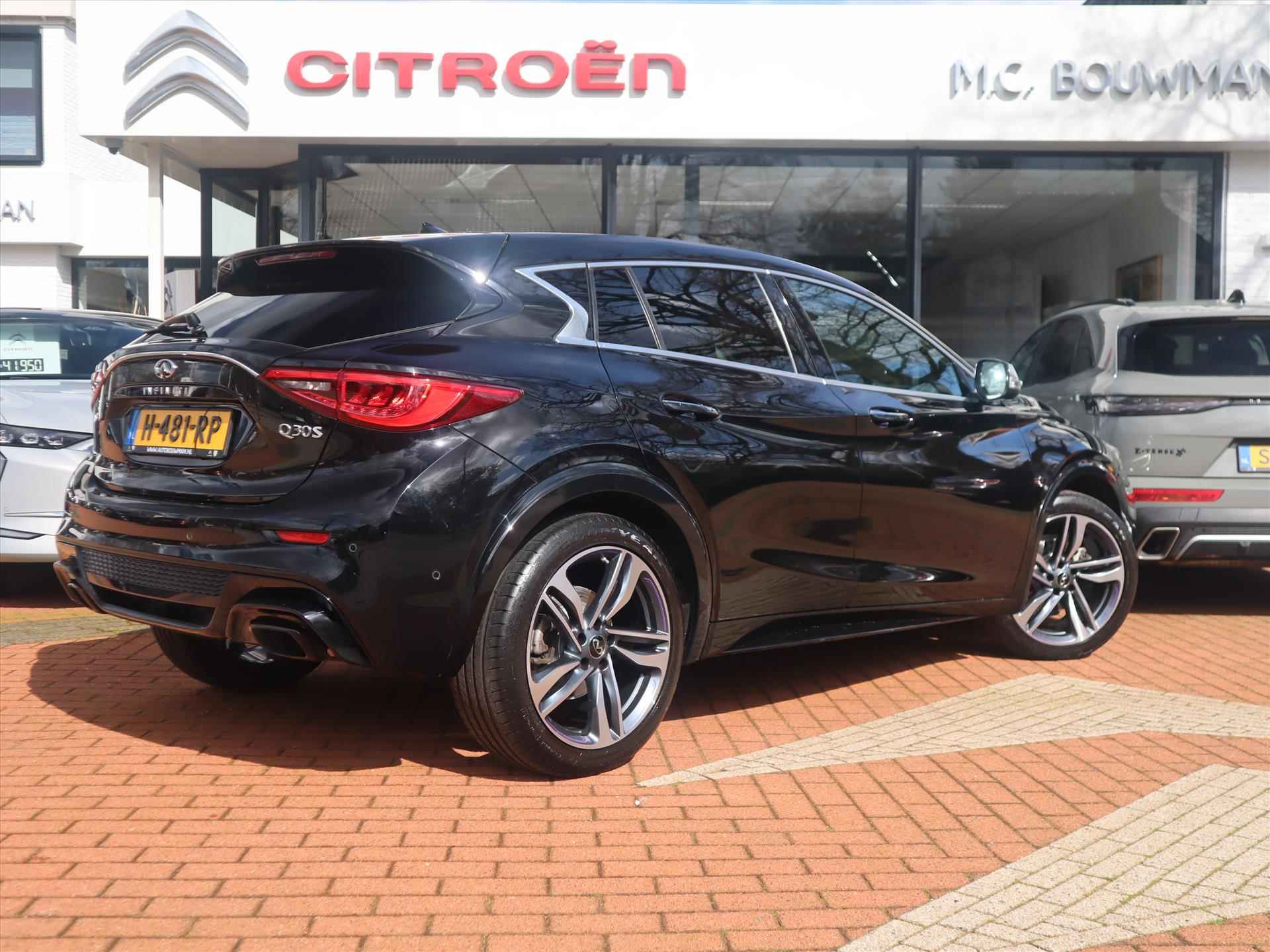 INFINITI Q30 1.6T 156PK DCT7 Automaat Sport, Rijklaarprijs | Stoelverwarming | 360 Camera | Navigatie - 4/65