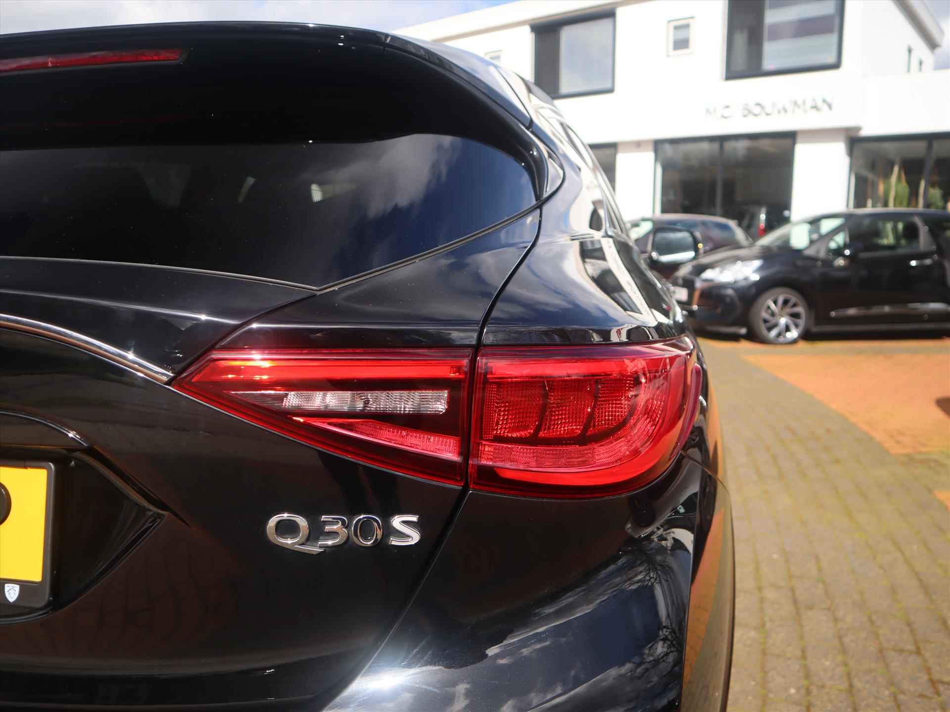 INFINITI Q30 1.6T 156PK DCT7 Automaat Sport, Rijklaarprijs | Stoelverwarming | 360 Camera | Navigatie - 9/65