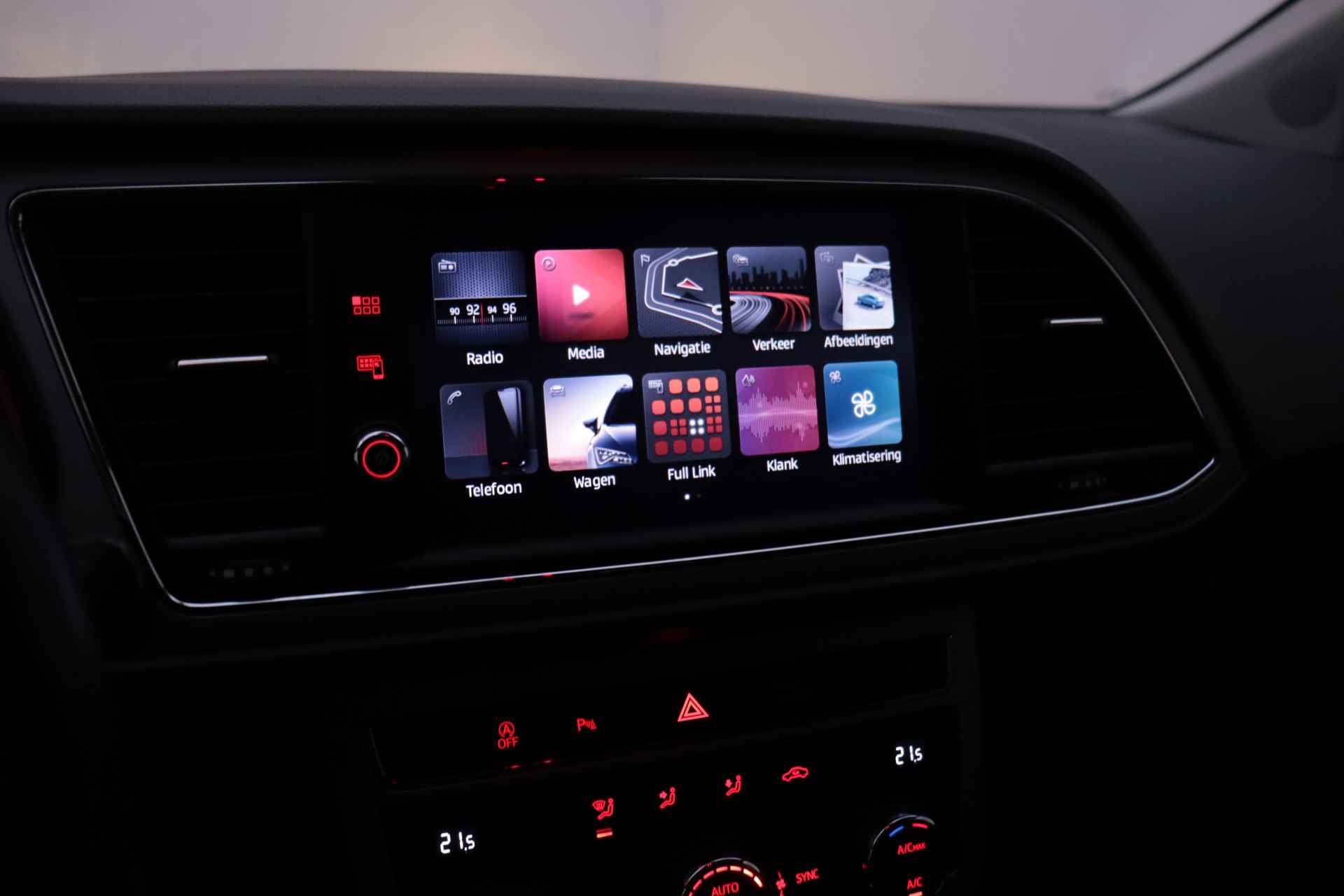 SEAT León ST 1.4TSI Dsg Style Intense CARPLAY/SEAT SOUND/KEYLESS/DAB/LANE ASSIST/CLIMA/CRUISE/LMV - 22/25