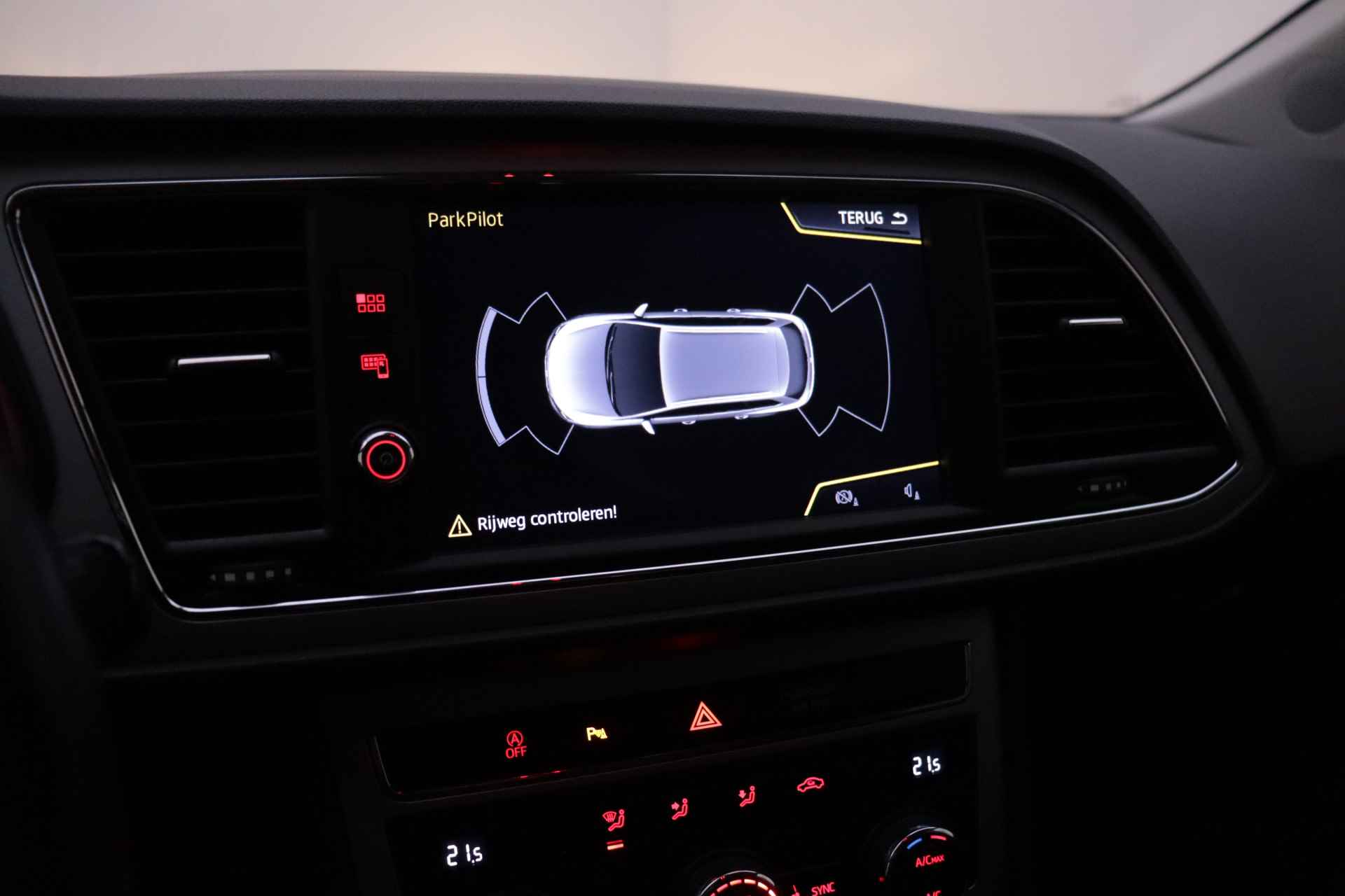 SEAT León ST 1.4TSI Dsg Style Intense CARPLAY/SEAT SOUND/KEYLESS/DAB/LANE ASSIST/CLIMA/CRUISE/LMV - 23/25