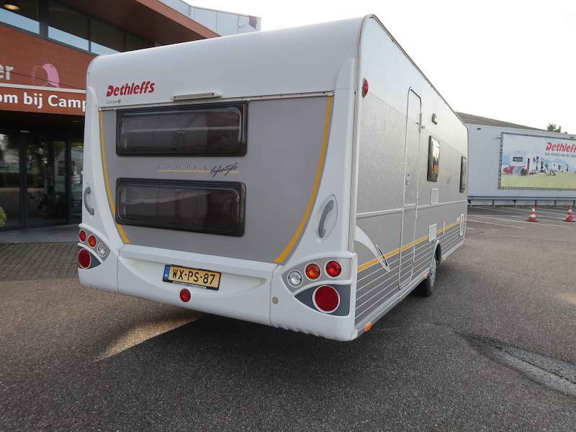 Dethleffs Camper Lifestyle 560 SK ALS NIEUW BINNEN/VOORTENT - 4/24