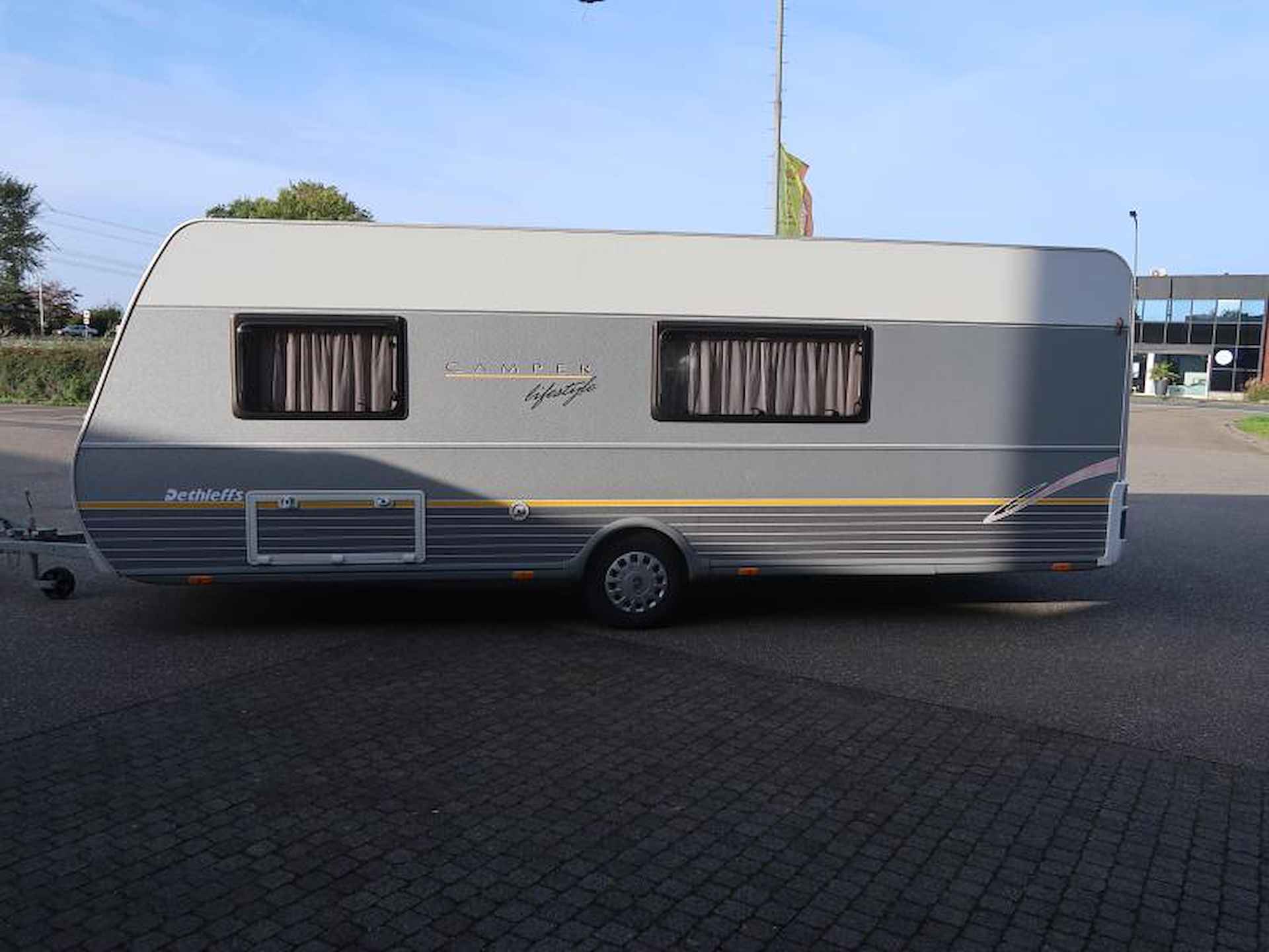 Dethleffs Camper Lifestyle 560 SK ALS NIEUW BINNEN/VOORTENT - 6/24