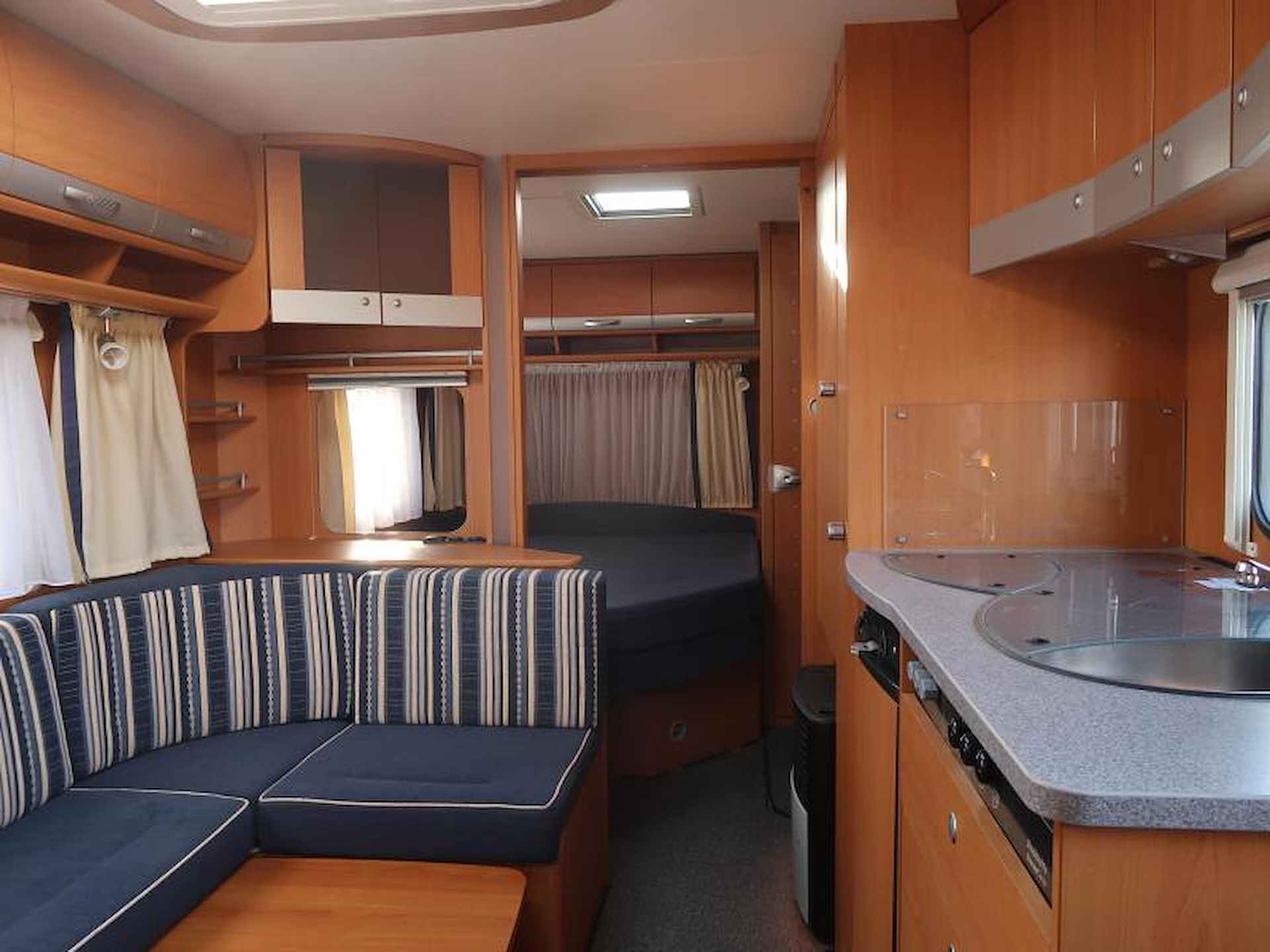 Dethleffs Camper Lifestyle 560 SK ALS NIEUW BINNEN/VOORTENT - 10/24