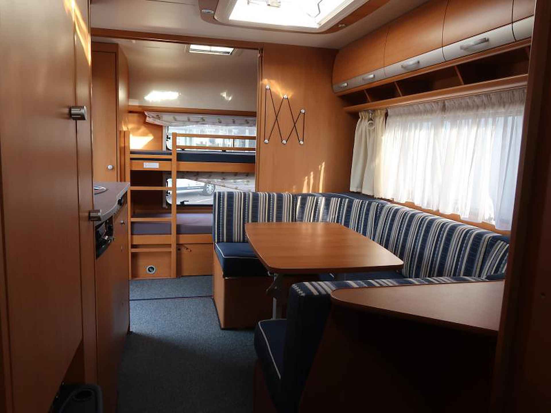 Dethleffs Camper Lifestyle 560 SK ALS NIEUW BINNEN/VOORTENT - 19/24