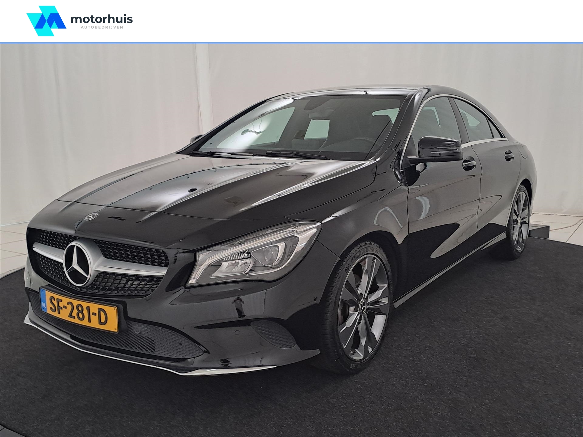 MERCEDES CLA-Klasse 180 122pk 7G-DCT Business Solution / Camera / Navigatie / LED / Camera