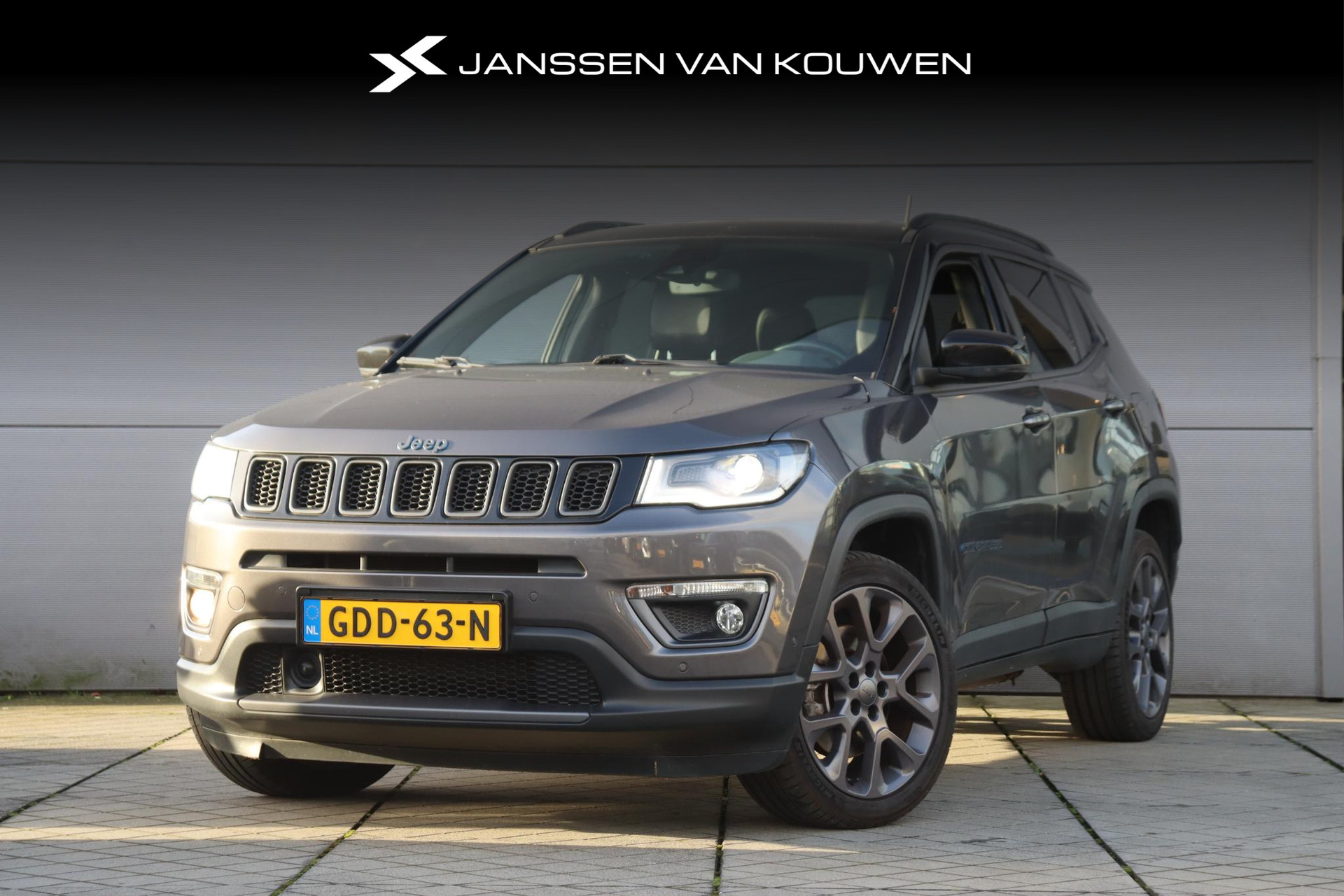 Jeep Compass 4xe 240 Plug-in Hybrid Electric S / Keyless / Panoramadak / 19'' / Leder / Full Option