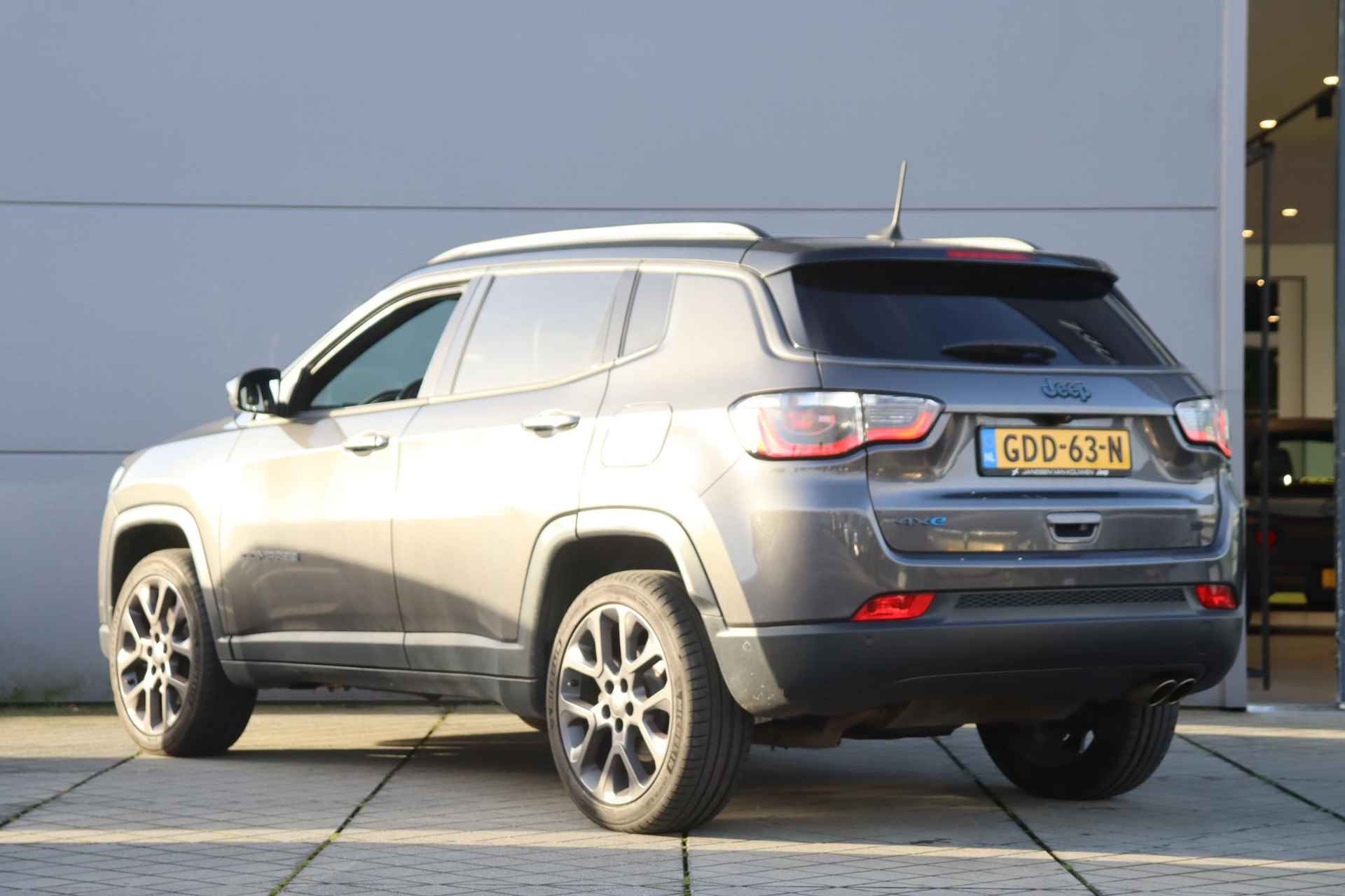 Jeep Compass 4xe 240 Plug-in Hybrid Electric S / Keyless / Panoramadak / 19'' / Leder / Full Option - 4/47