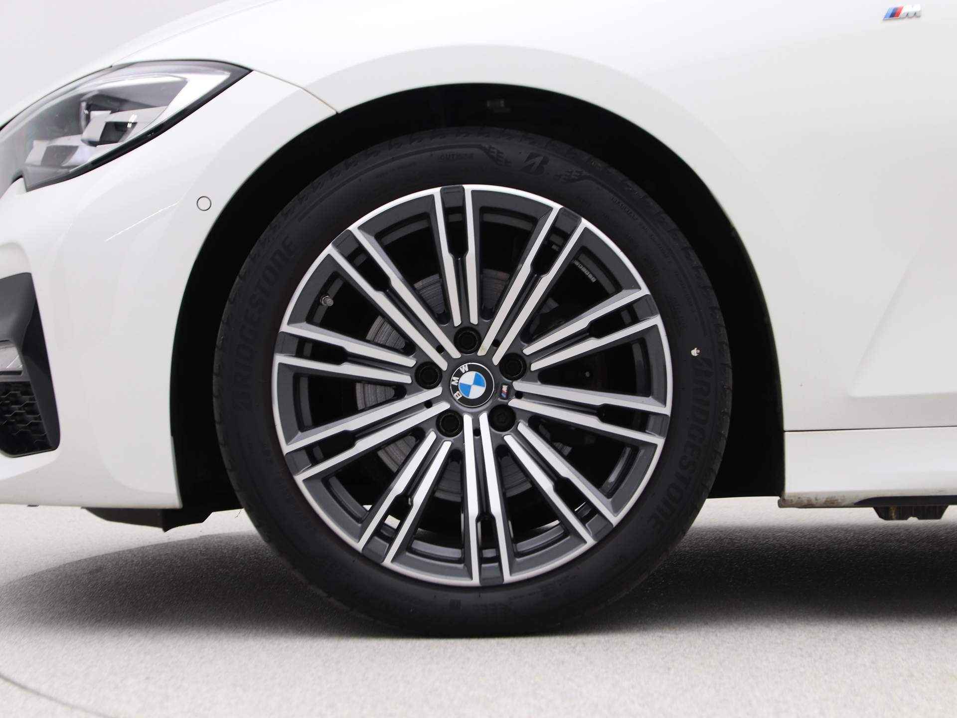 BMW 3 Serie 320i Executive M Sport - 17/22