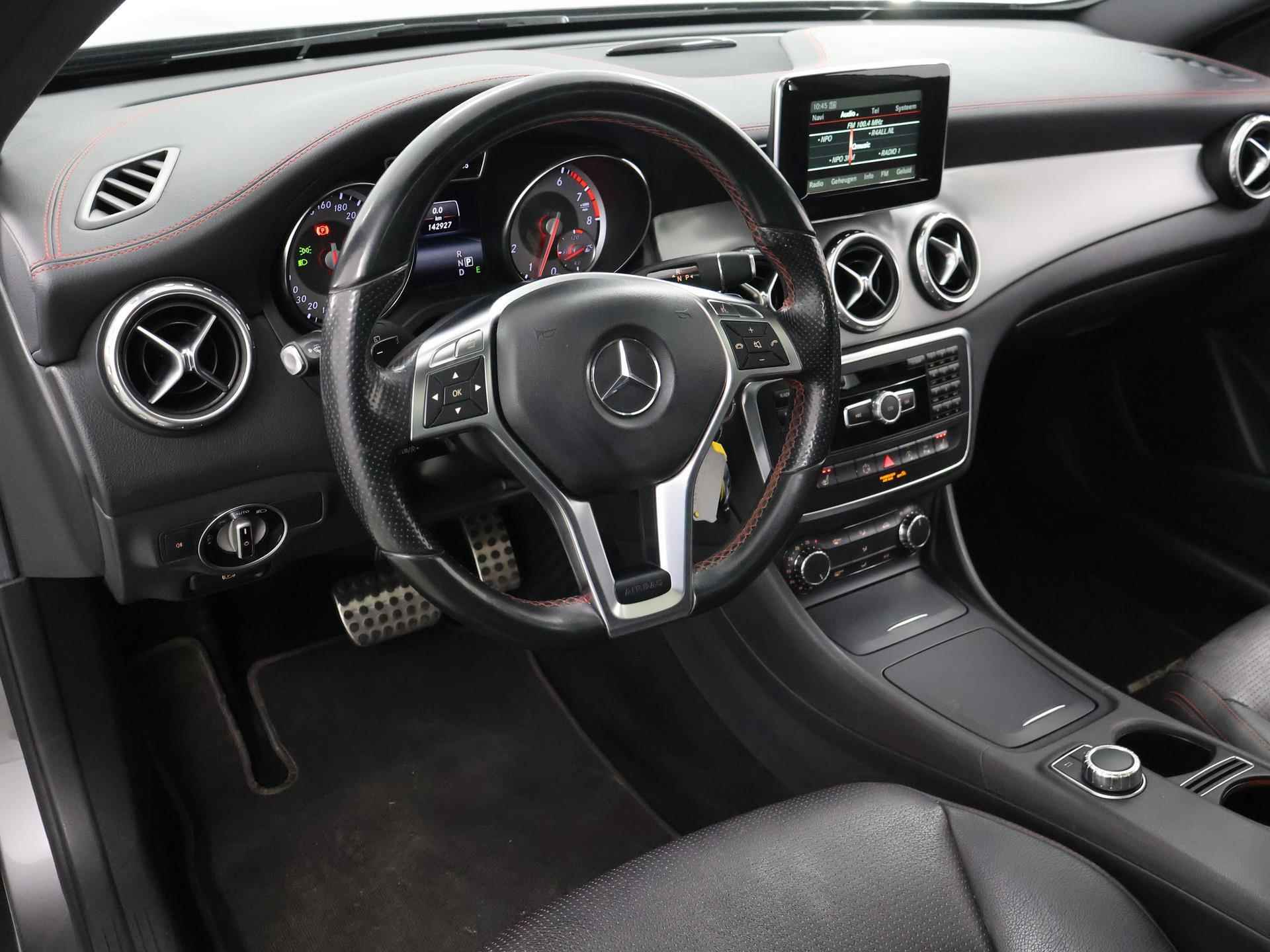 Mercedes-Benz GLA-klasse 250 Ambition AMG Night | Panoramadak | Navigatie | Stoelverwarming | Cruise Control | Leder | - 8/37