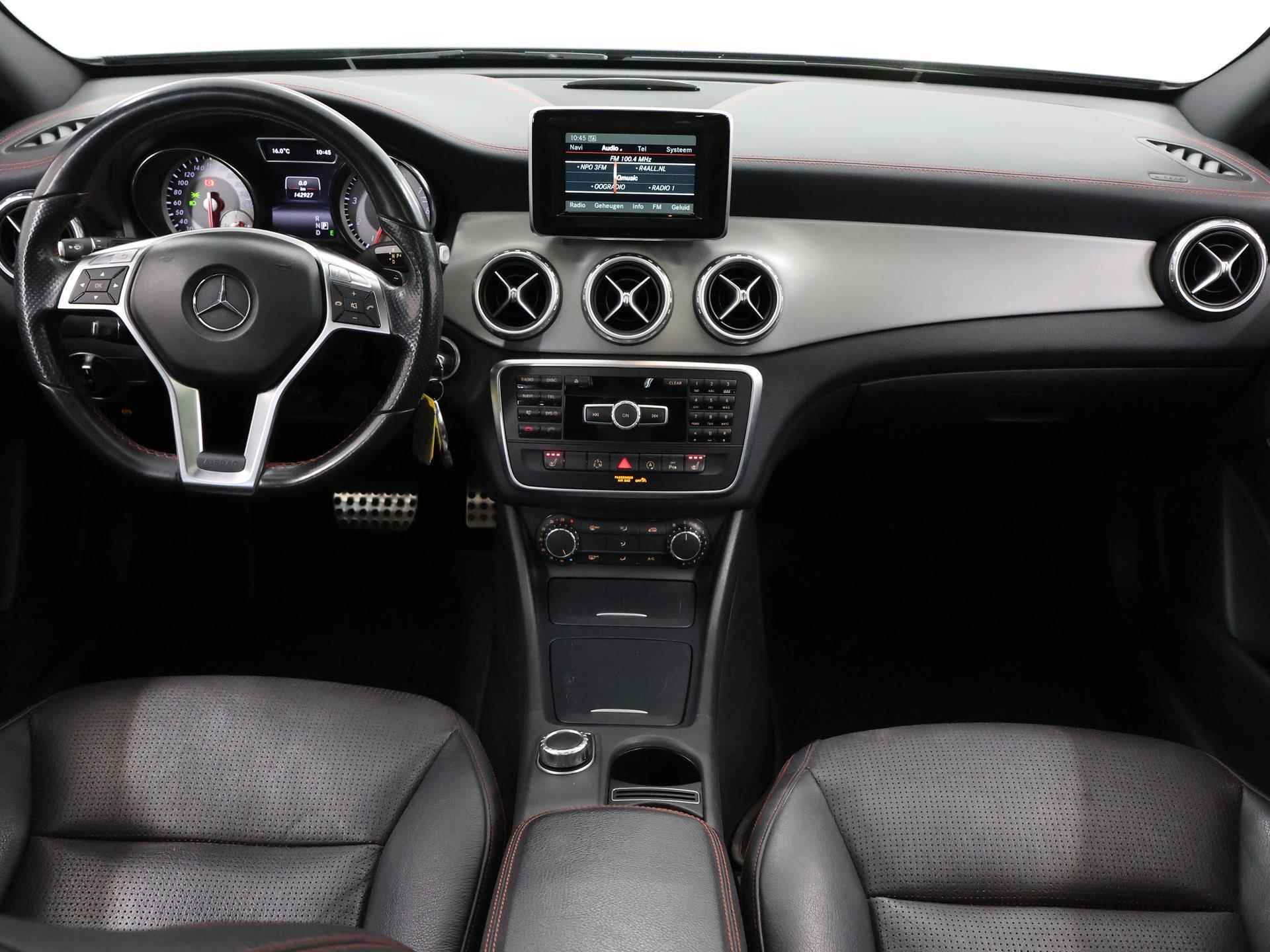 Mercedes-Benz GLA-klasse 250 Ambition AMG Night | Panoramadak | Navigatie | Stoelverwarming | Cruise Control | Leder | - 9/37
