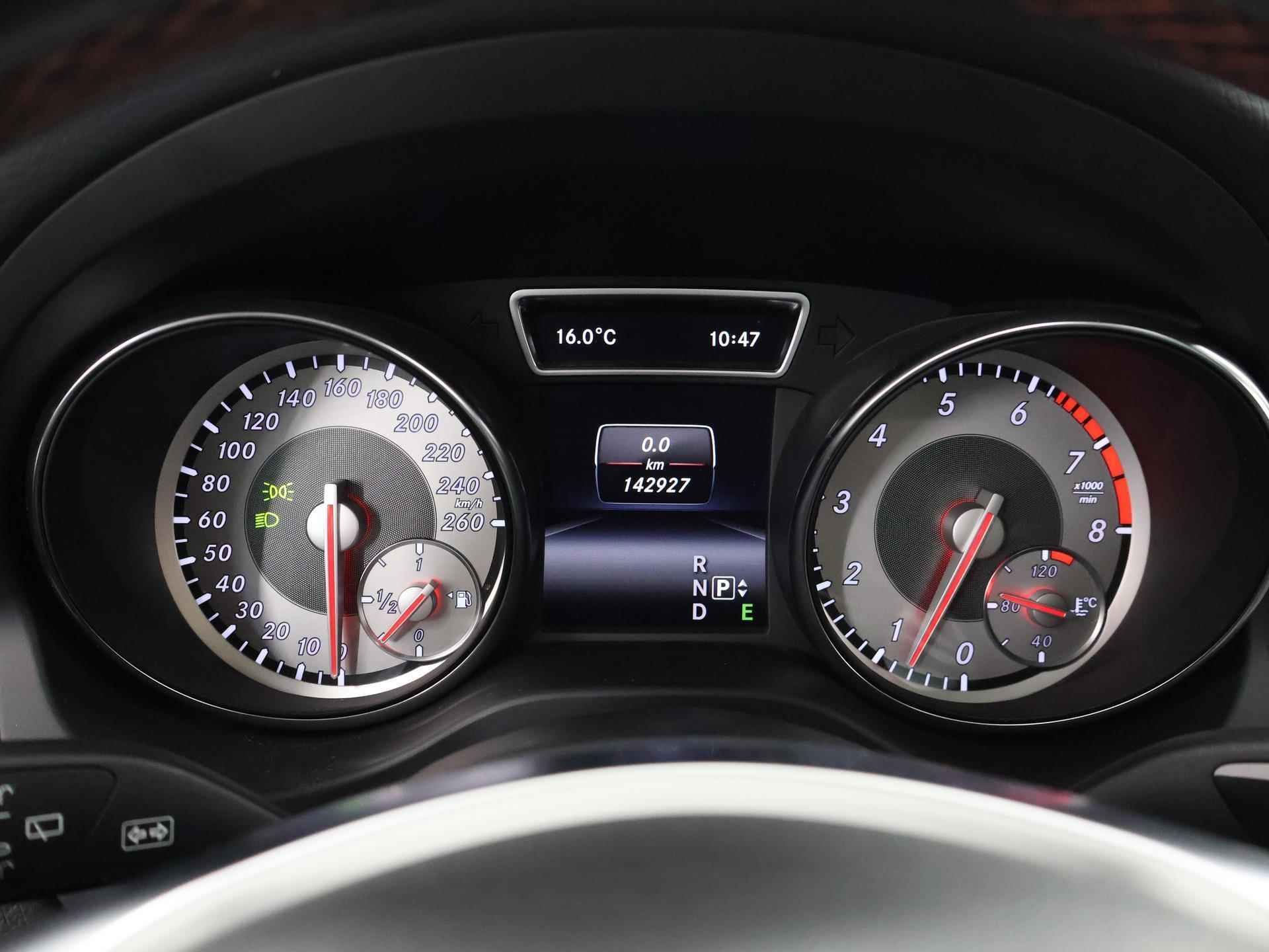 Mercedes-Benz GLA-klasse 250 Ambition AMG Night | Panoramadak | Navigatie | Stoelverwarming | Cruise Control | Leder | - 13/37