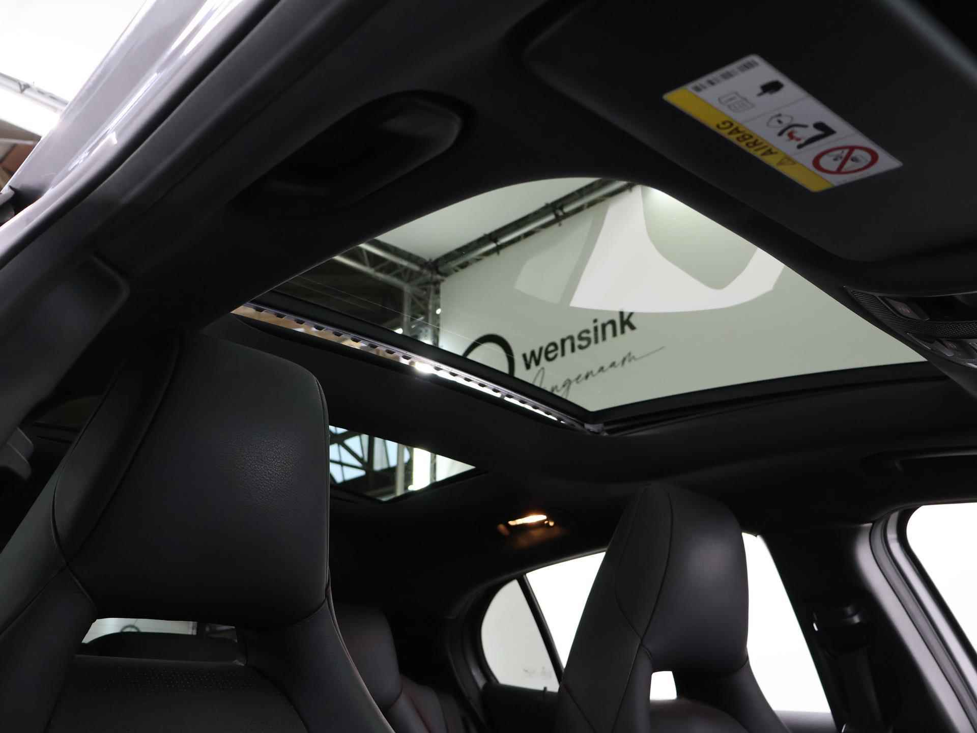 Mercedes-Benz GLA-klasse 250 Ambition AMG Night | Panoramadak | Navigatie | Stoelverwarming | Cruise Control | Leder | - 36/37