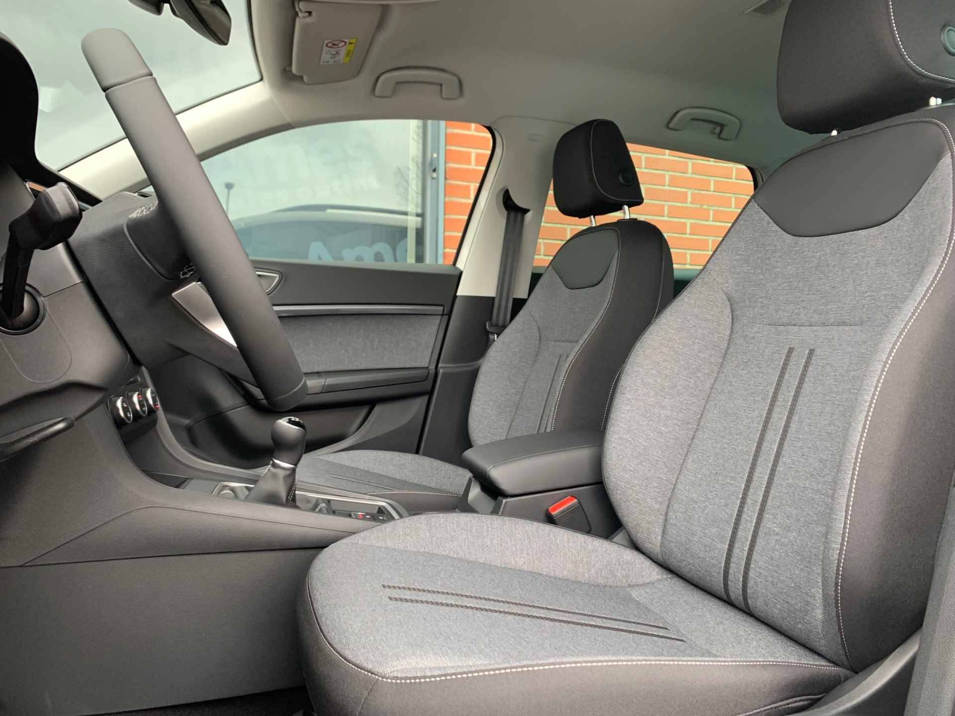 SEAT Ateca 1.0 TSI 110pk Style Business Intense | Navigatie | Achteruitrijcamera | Extra getint glas - 8/10