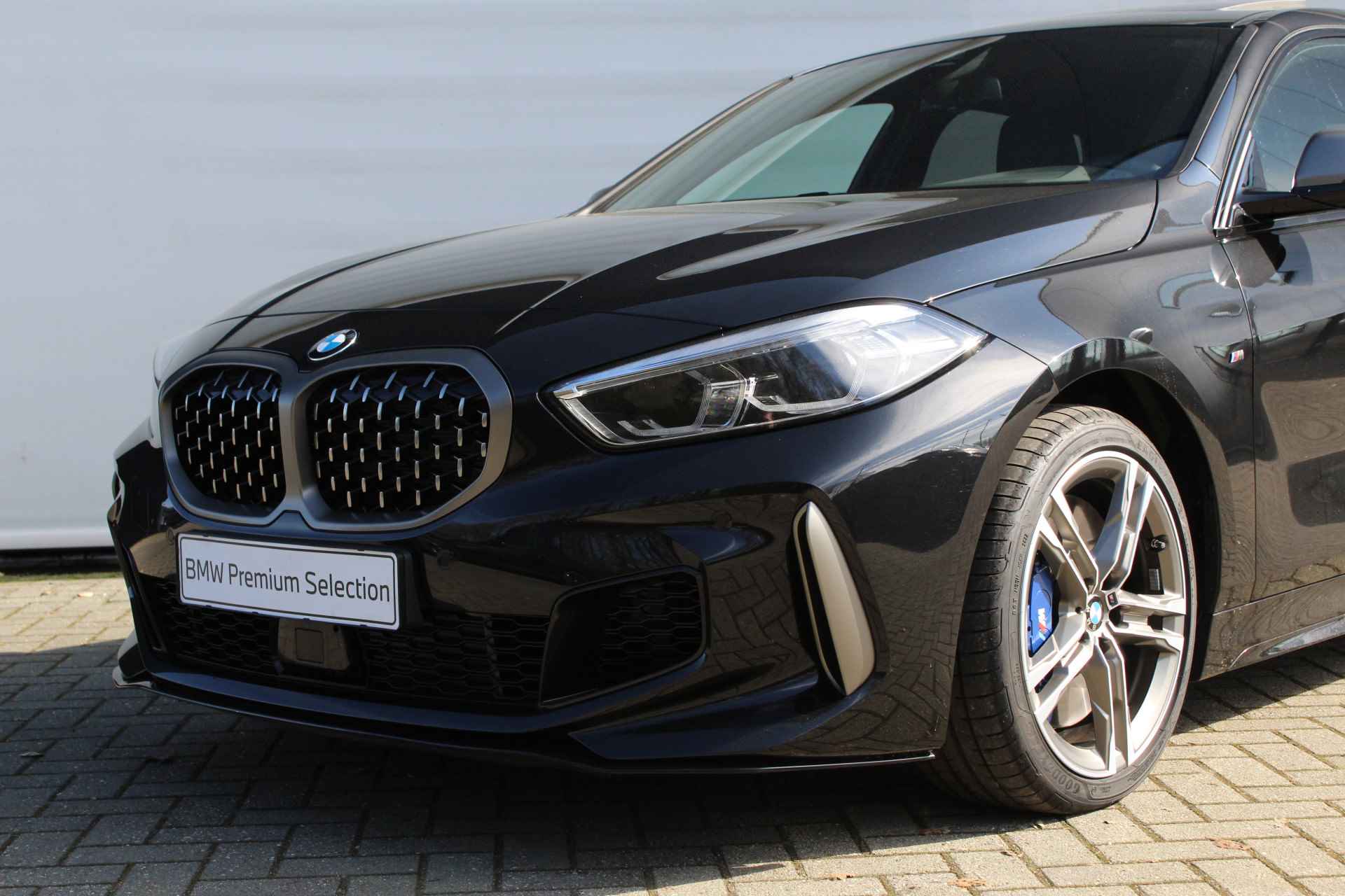 BMW 1-serie M135i xDrive Automaat / Panoramadak / Active Cruise Control / Comfort Access / Live Cockpit Professional / Stoelverwarming - 10/30