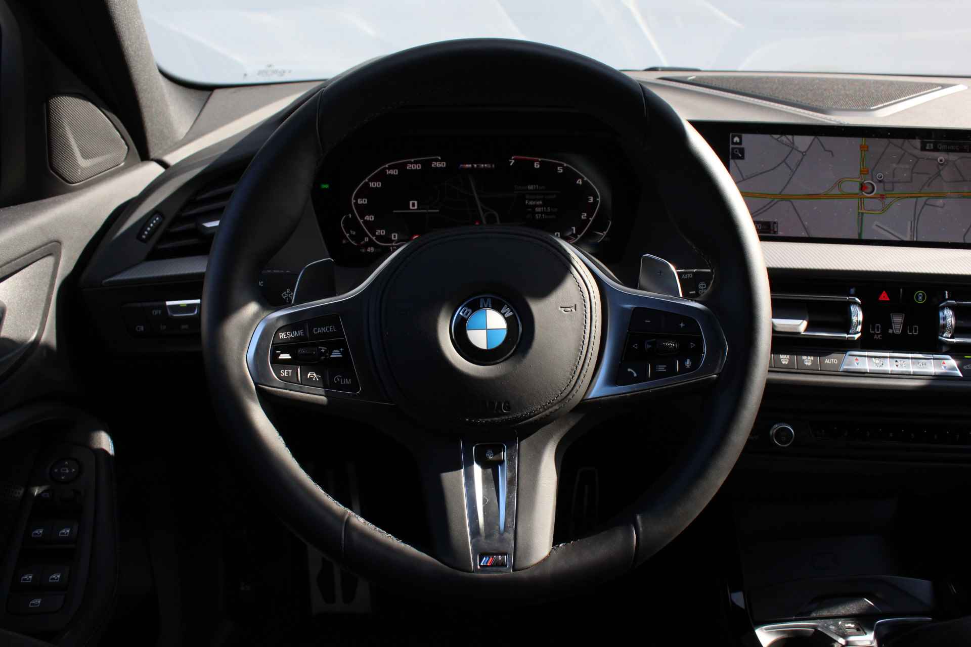 BMW 1-serie M135i xDrive Automaat / Panoramadak / Active Cruise Control / Comfort Access / Live Cockpit Professional / Stoelverwarming - 27/30
