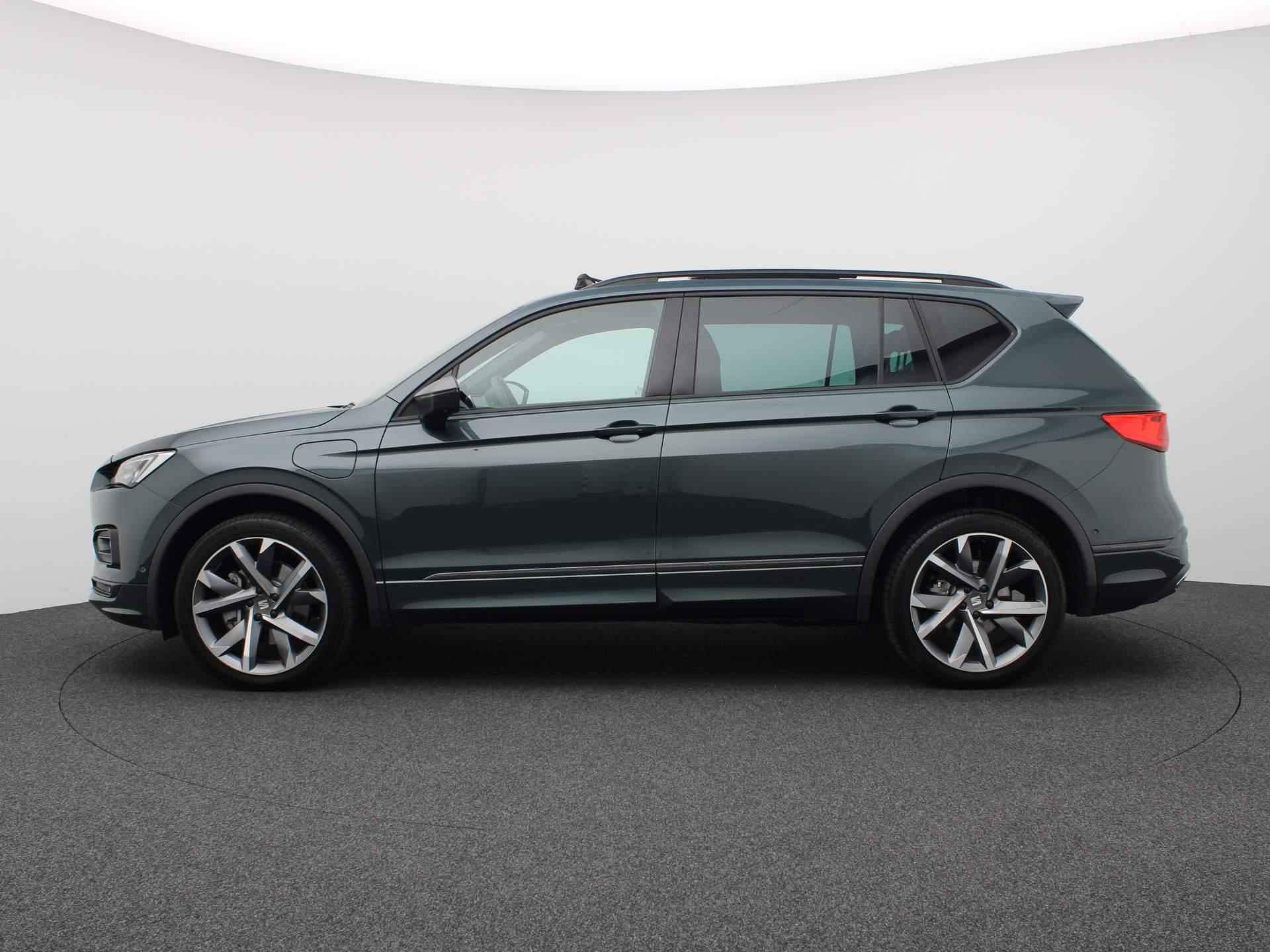 SEAT Tarraco 1.4 TSI e-Hybrid PHEV FR 245PK DSG Panoramadak, trekhaak, achteruitrijcamera, winterpakket Plus, virtual pedal, keyless, 19'' lichtmetaal - 2/59