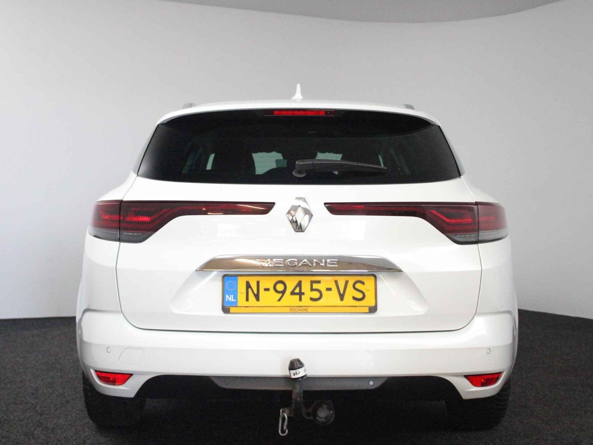 Renault Mégane Estate 1.3 TCe 140 EDC Intens | All-Season banden | Trekhaak - 17/45