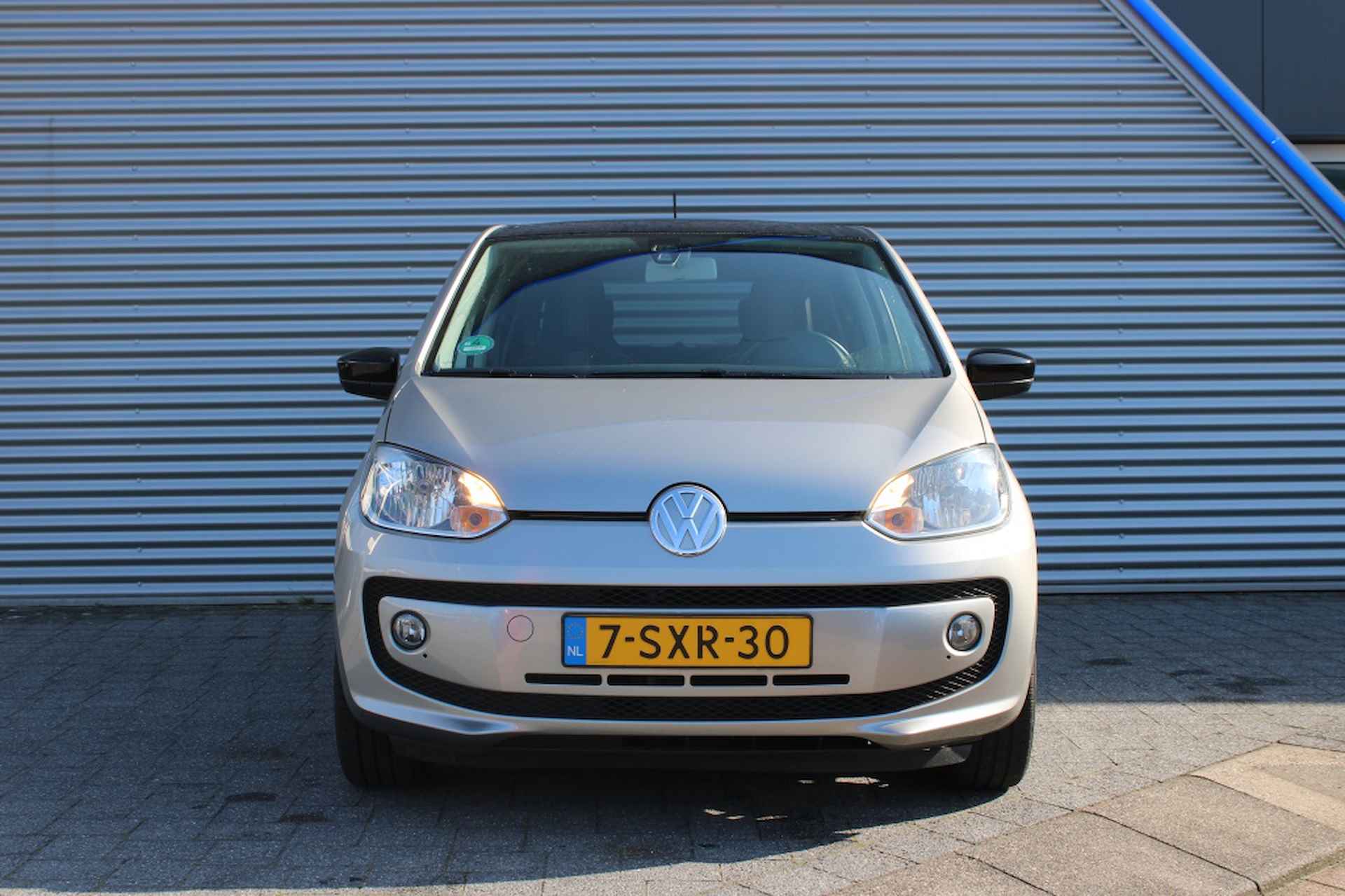 Volkswagen Up! 1.0 groove up! BlM. - 4/23