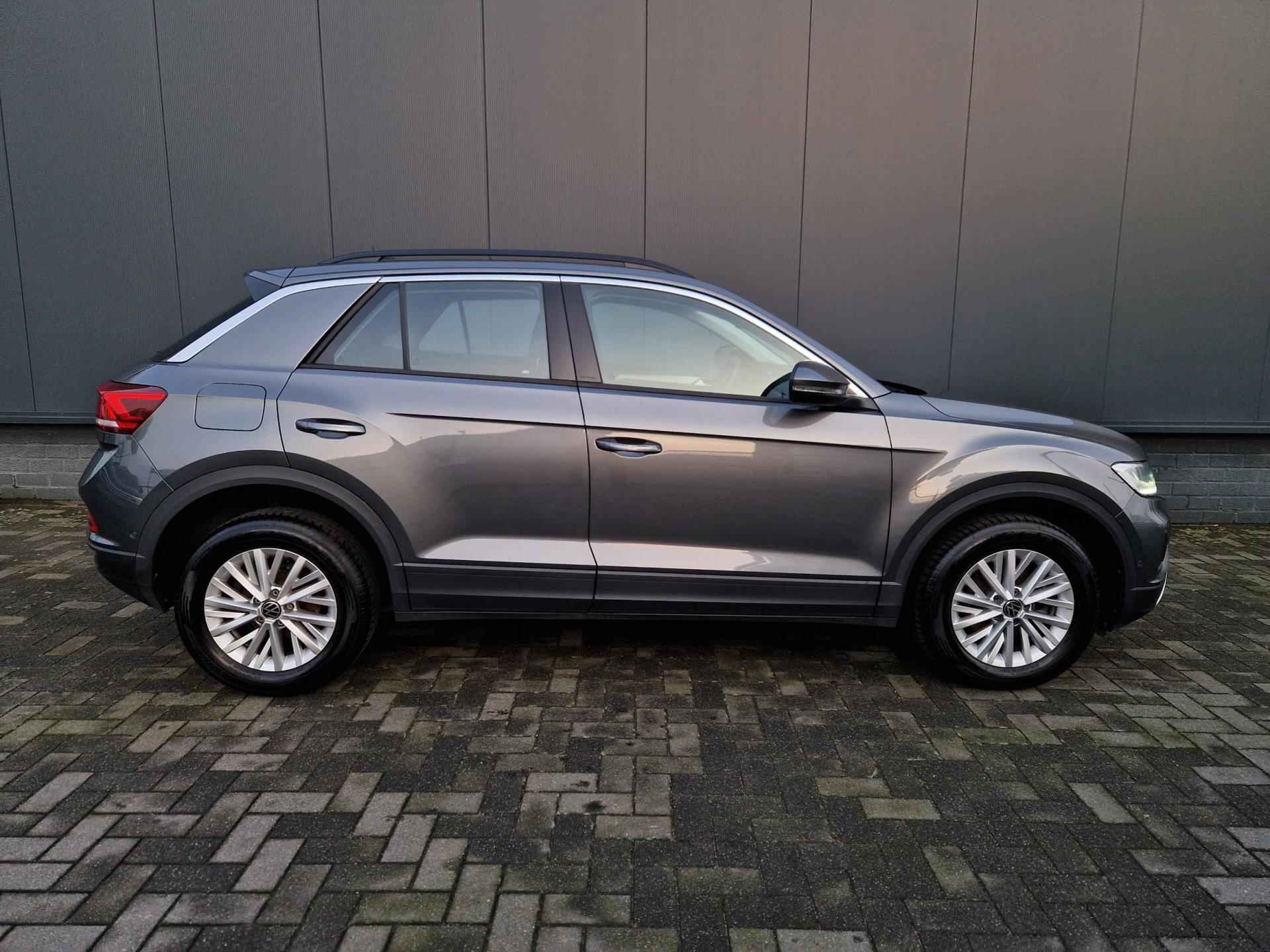 Volkswagen T-Roc 1.0 TSI 110Pk ACC/IQdrive/Virtual/1e Eig.! - 23/24