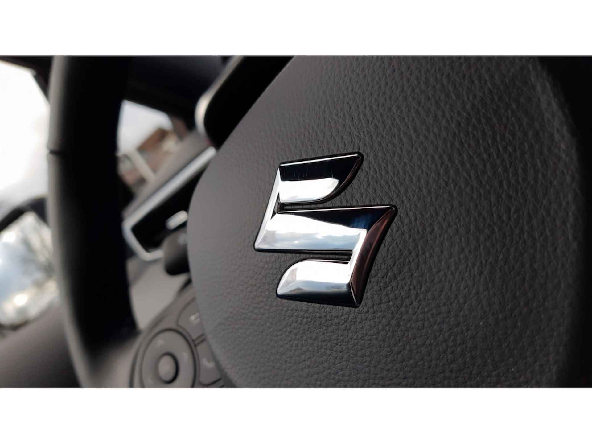 Suzuki Swace 1.8 FULL HYBRID STYLE DIRECT LEVERBAAR! | Met 6 JAAR GARANTIE! | Inclusief € 3.100,- Inruil Voordeel - 26/35
