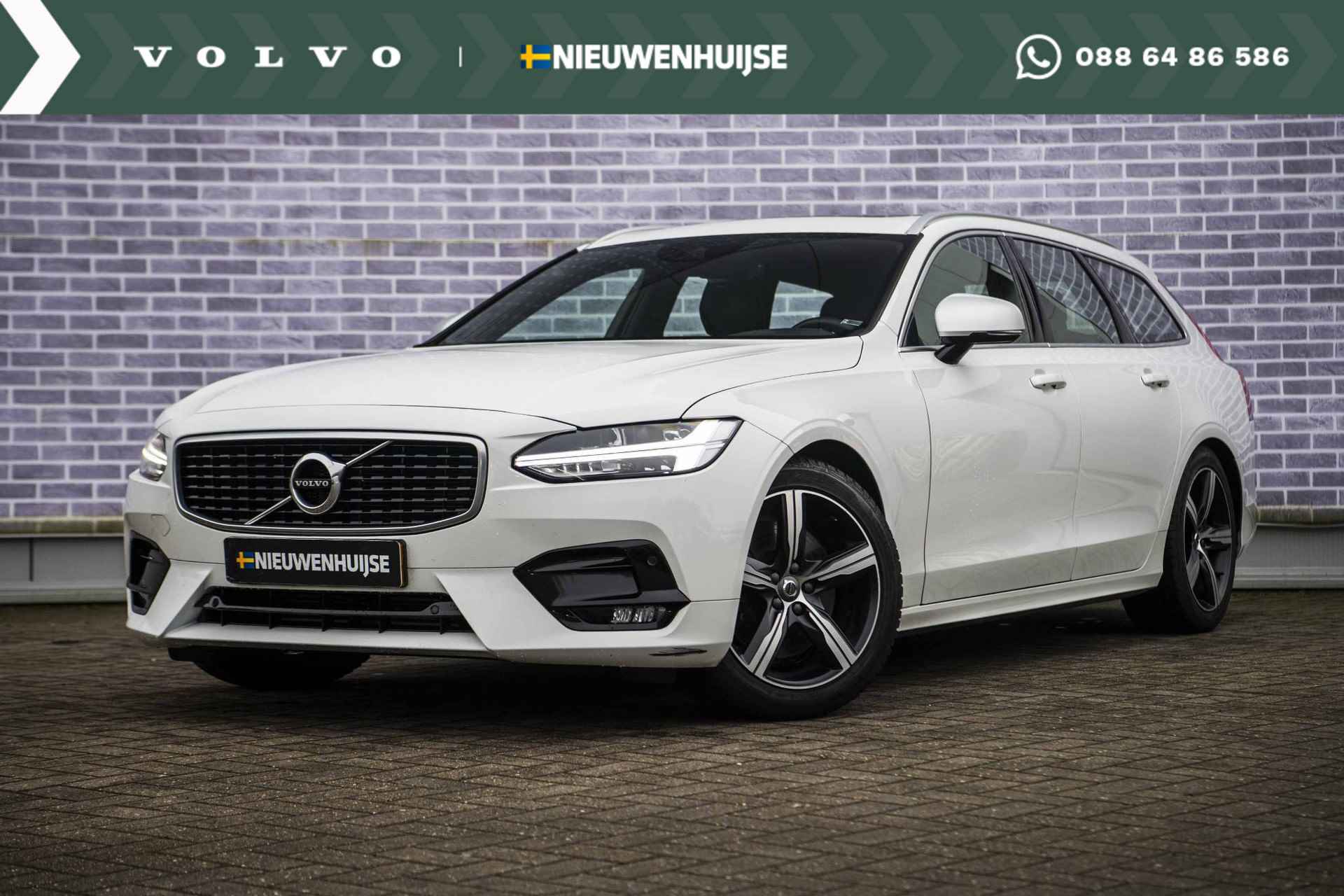 Volvo V90 2.0 T4 Business Sport | Panoramadak | Head UP Display  | Standkachel | Parkeersensoren Voor en Achter | Parkeer Camera | Power Seats | - 1/40